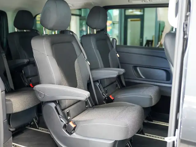 Mercedes-Benz V-Class view 10