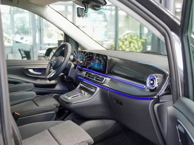 Mercedes-Benz V-Class view 7