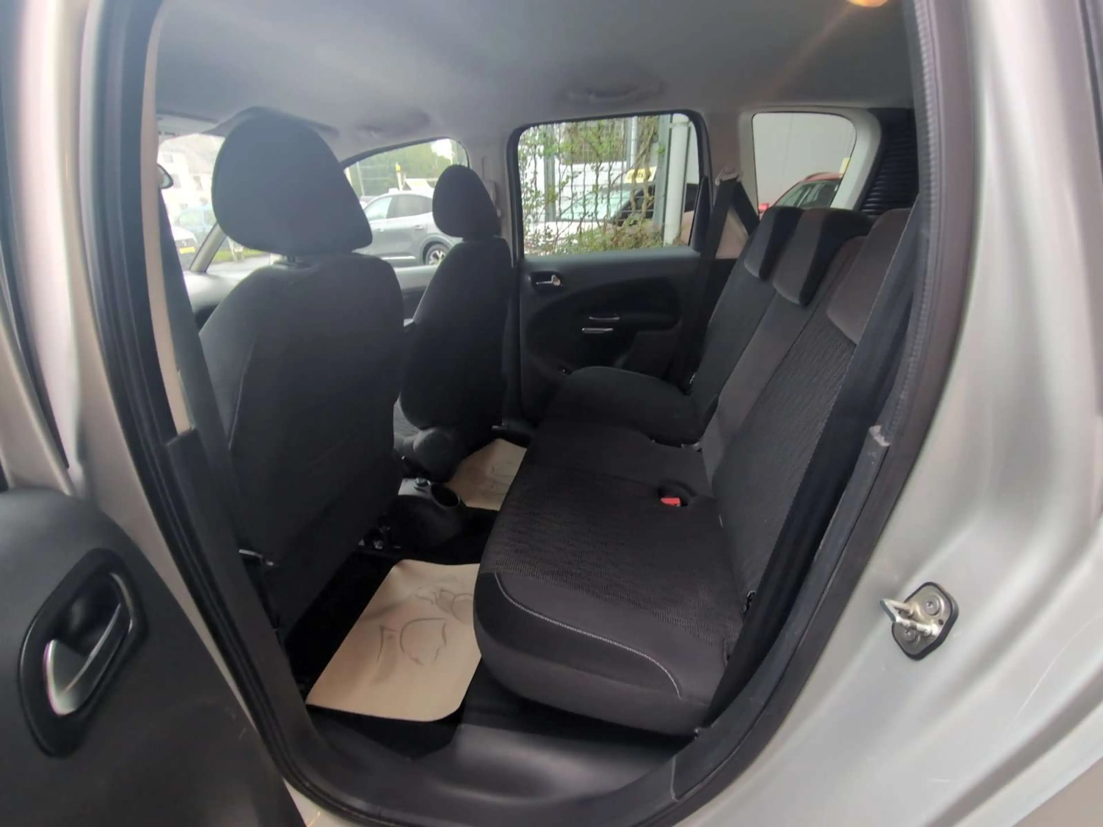 Citroen C3 Picasso 1.6HDi 90cv gris 03/15 Airco GPS Caméra Cruise — photo 8