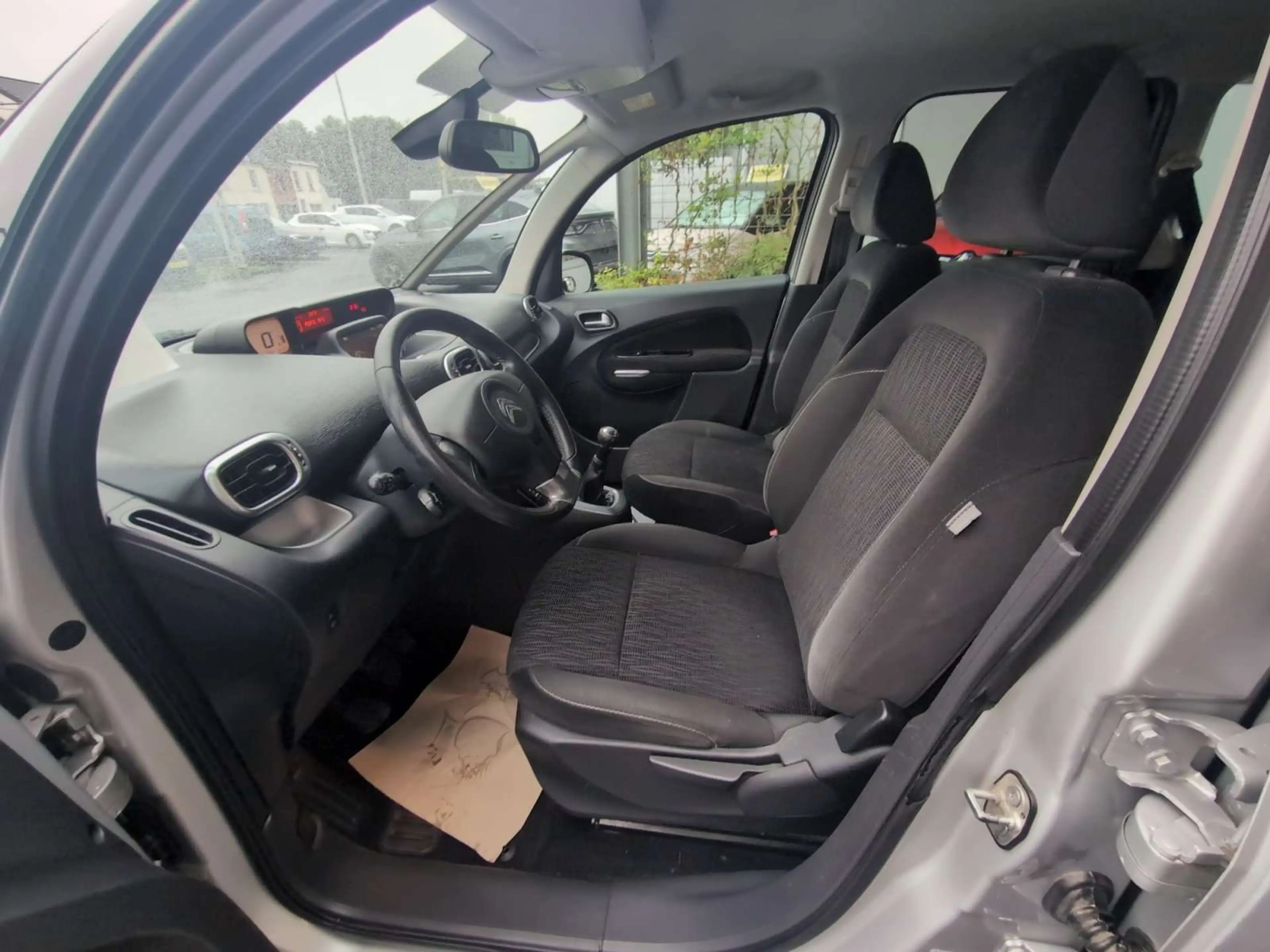 Citroen C3 Picasso 1.6HDi 90cv gris 03/15 Airco GPS Caméra Cruise — photo 7