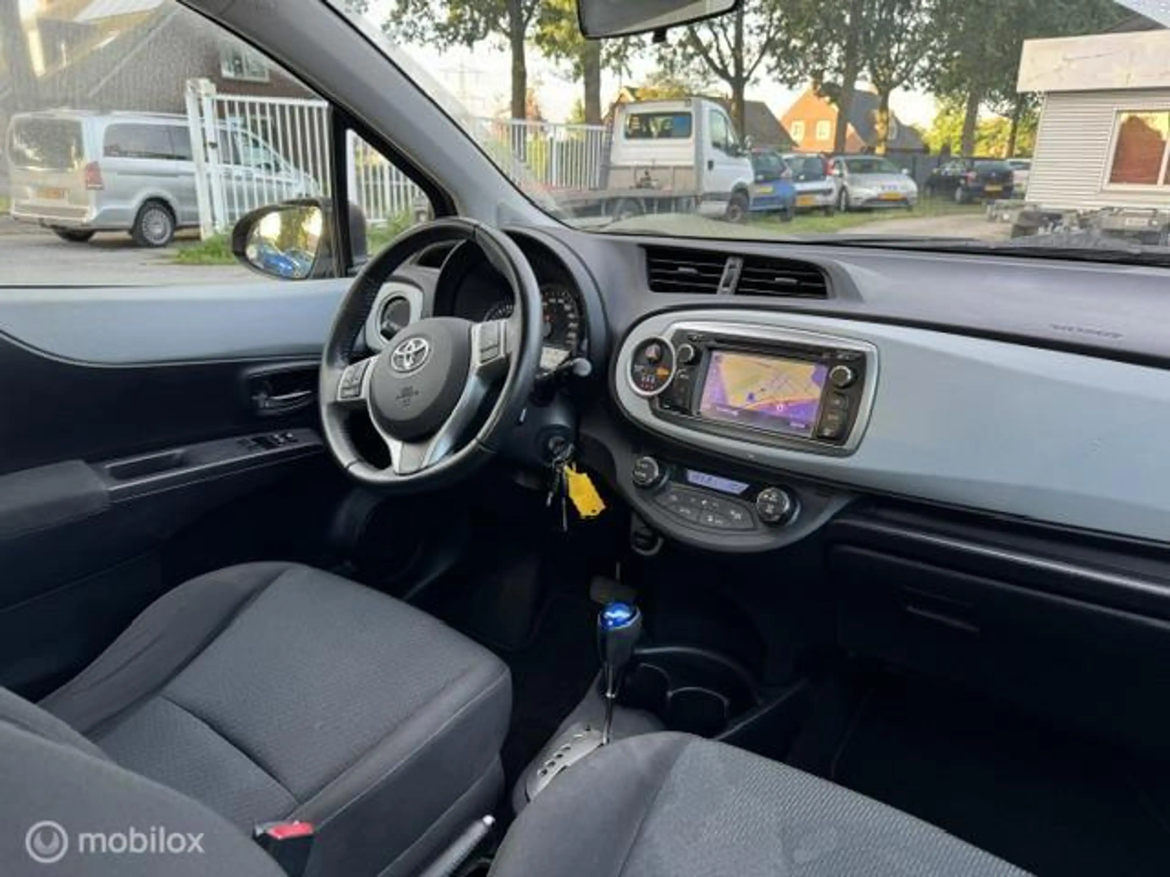 Toyota Yaris 1.5 Full Hybrid Org.NL Auto+Dealer OH! — photo 2