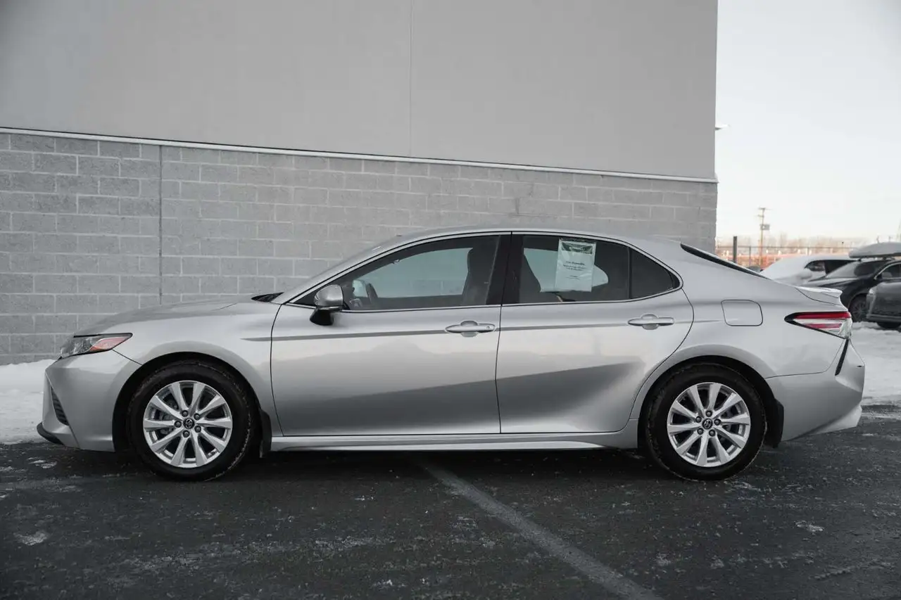 Toyota Camry снимка Toyota Camry