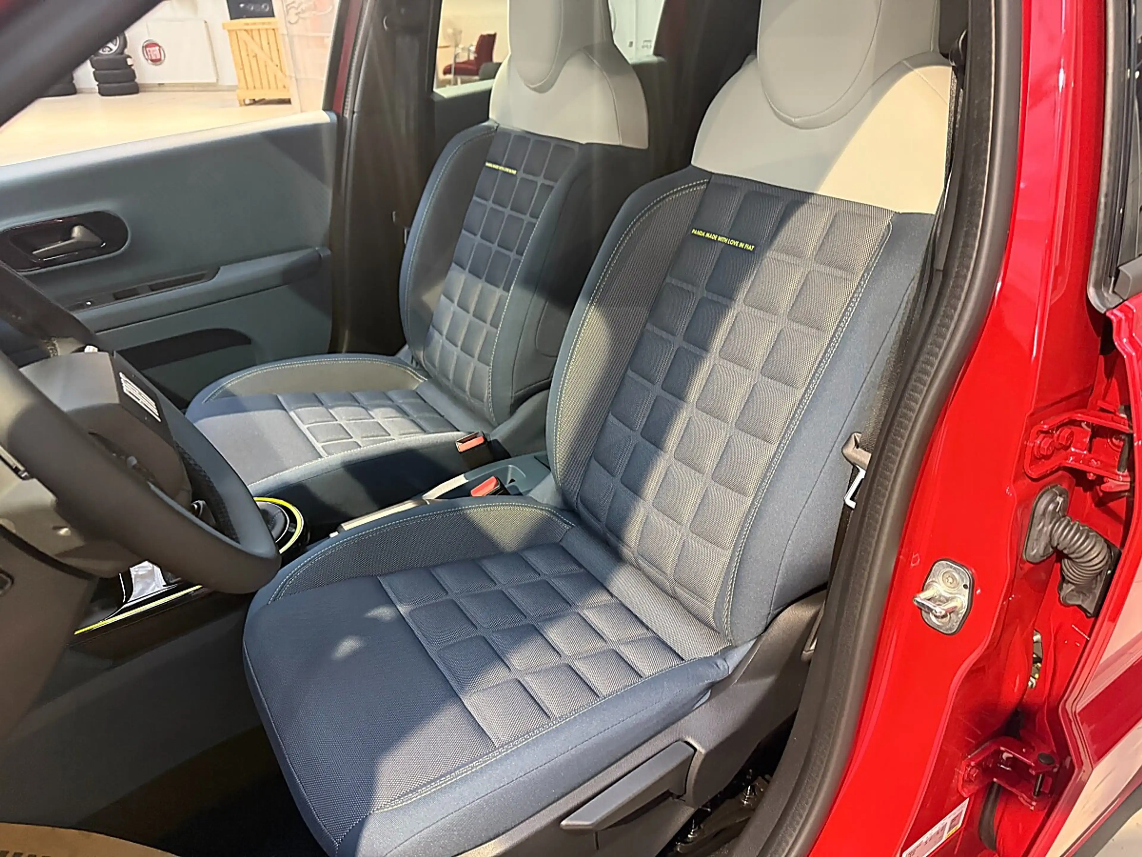 Fiat Grande Panda 1.2 T 100 La Prima — photo 7