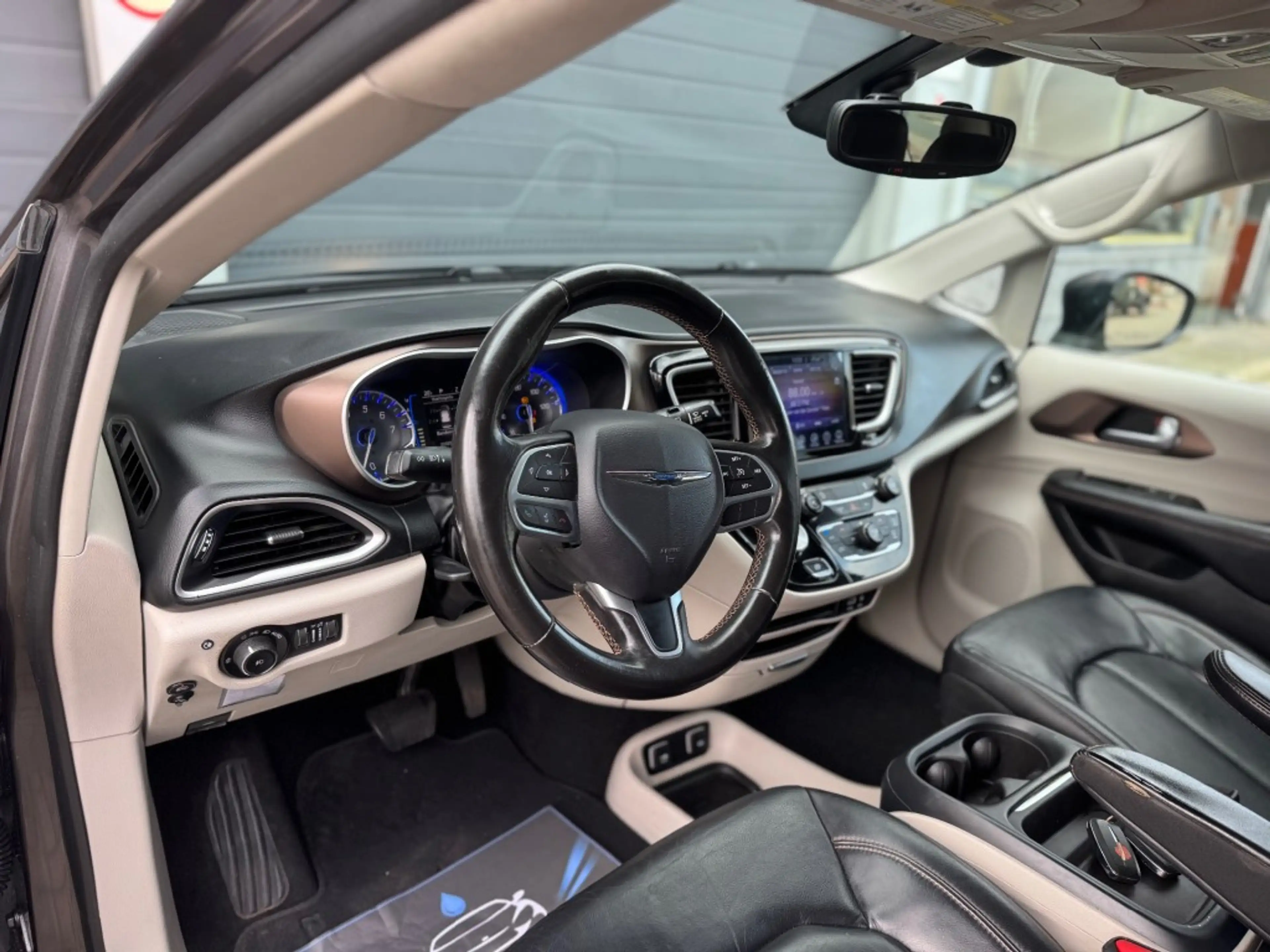 Chrysler Pacifica 3.6i LIMITED STOW 'N GO — photo 11