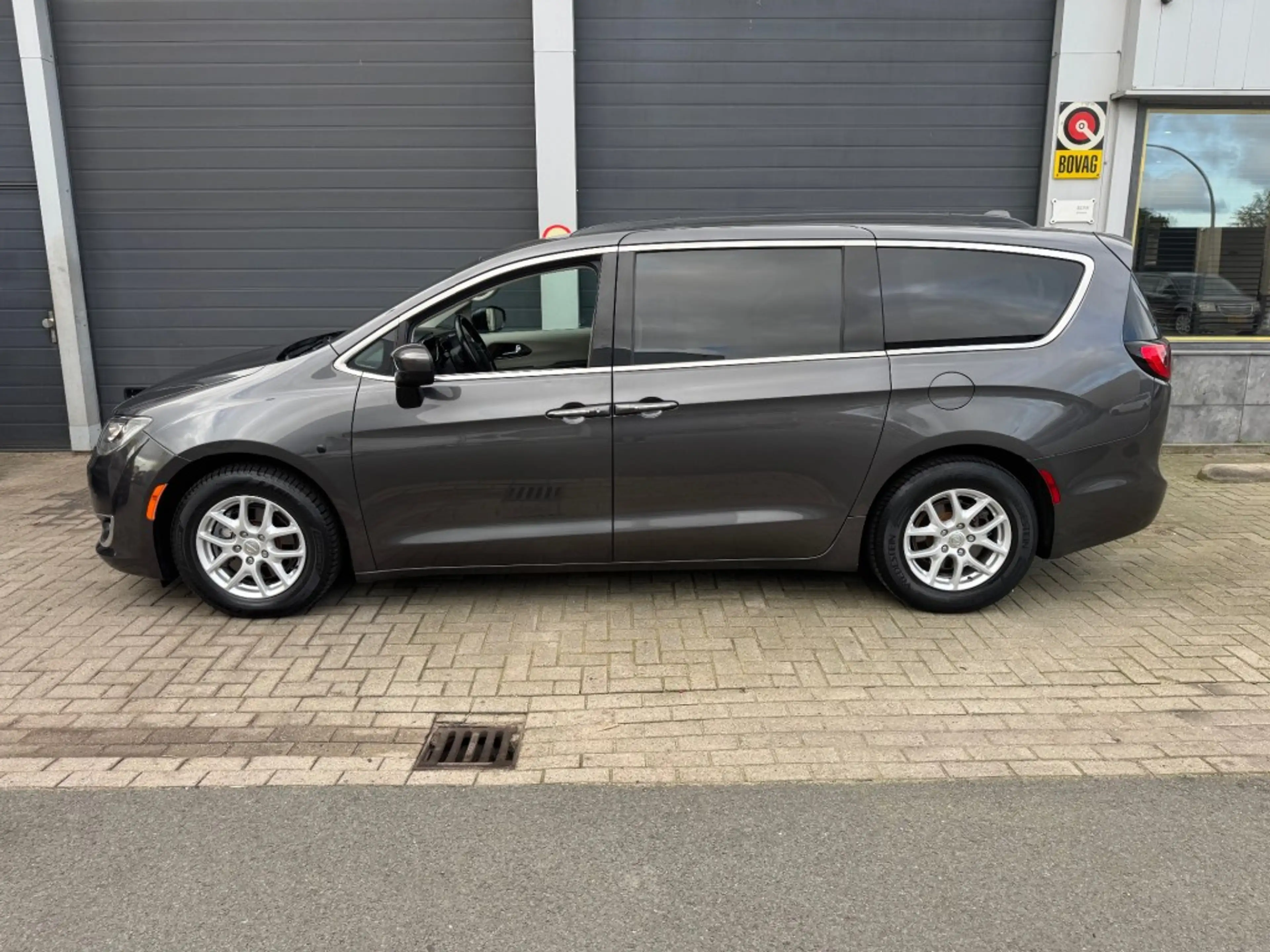 Chrysler Pacifica 3.6i LIMITED STOW 'N GO — photo 6