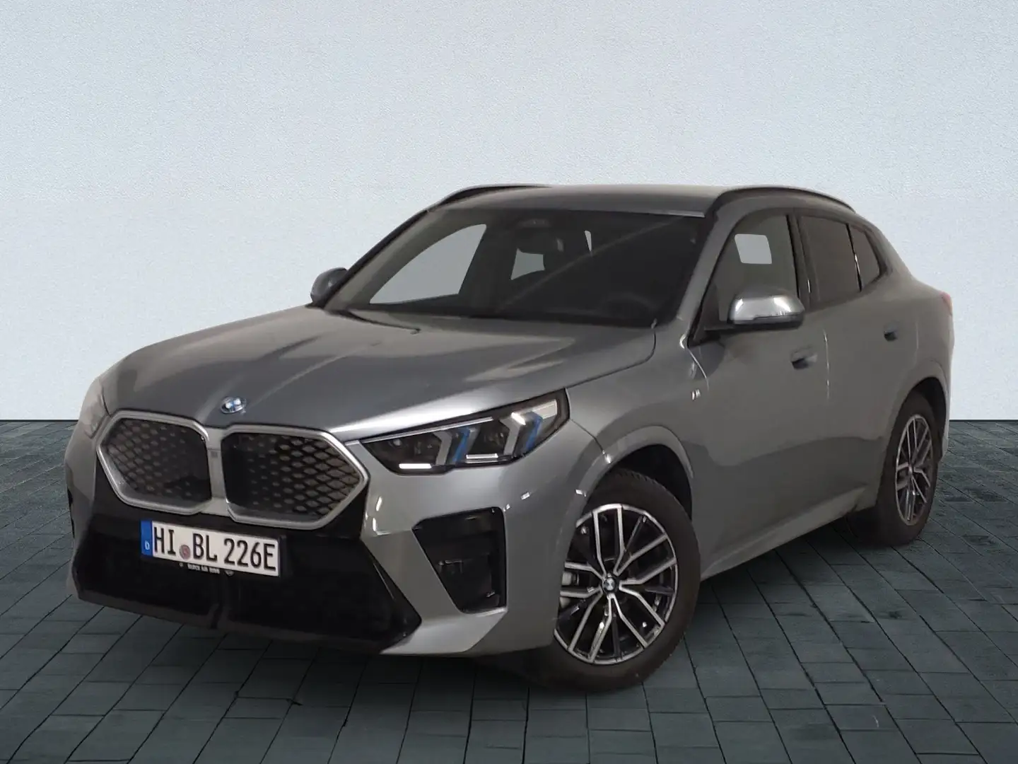 BMW iX2 EDRIVE20 H/K M Sport Sportsitz HUD LH SH Gri - 2