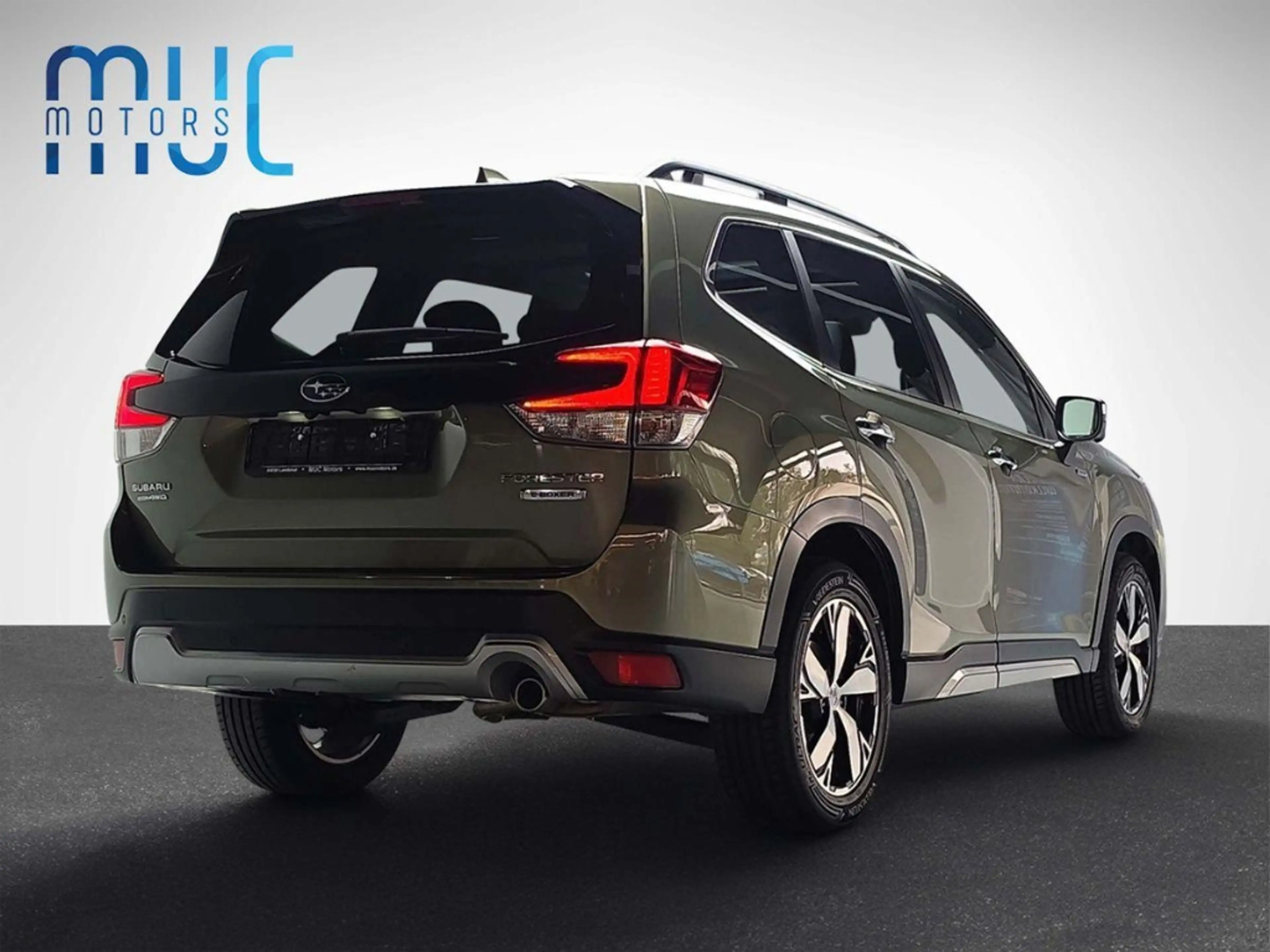 Subaru Forester Platinum in Jasper Green Allrad — photo 4
