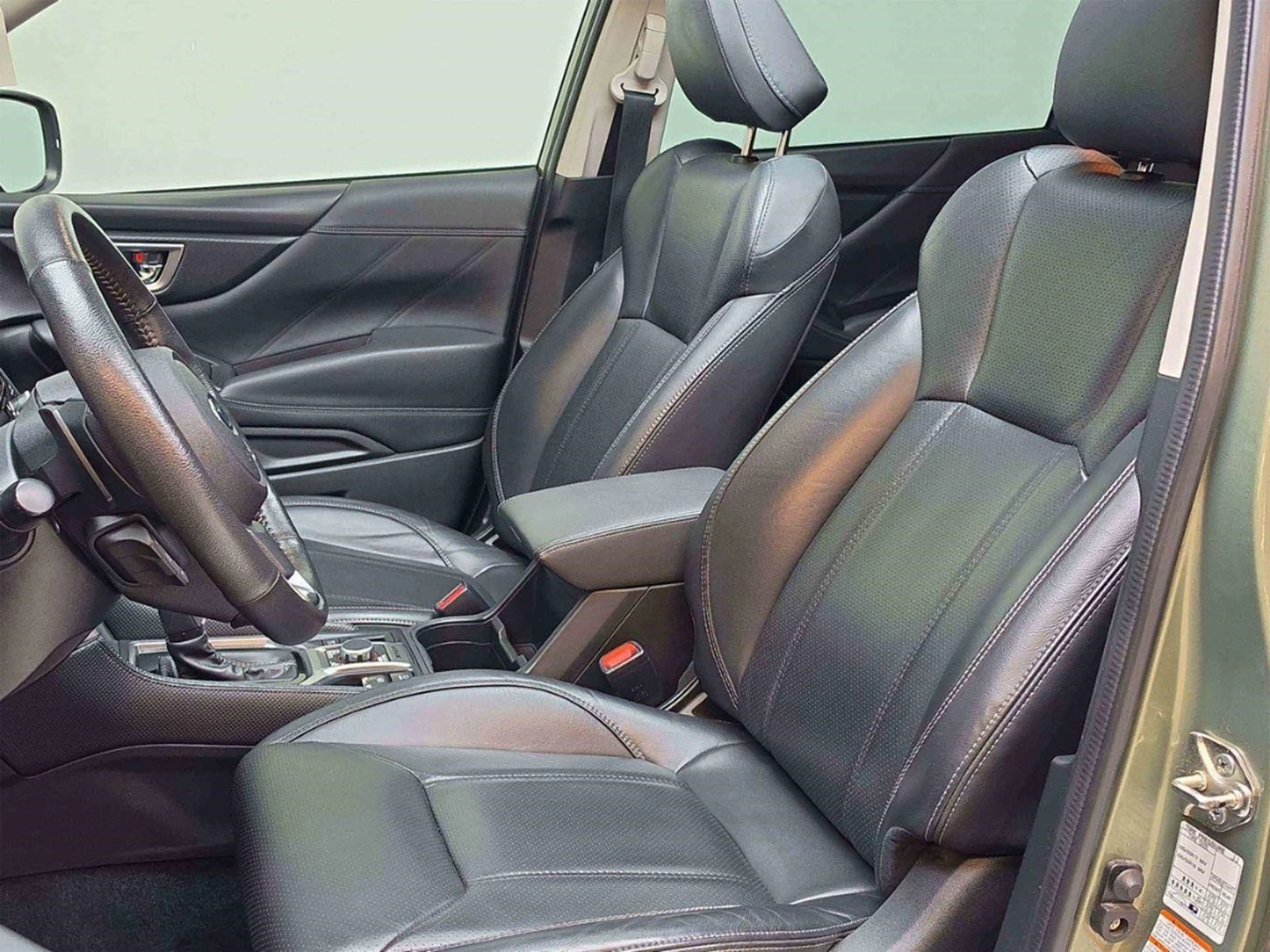 Subaru Forester Platinum in Jasper Green Allrad — photo 6