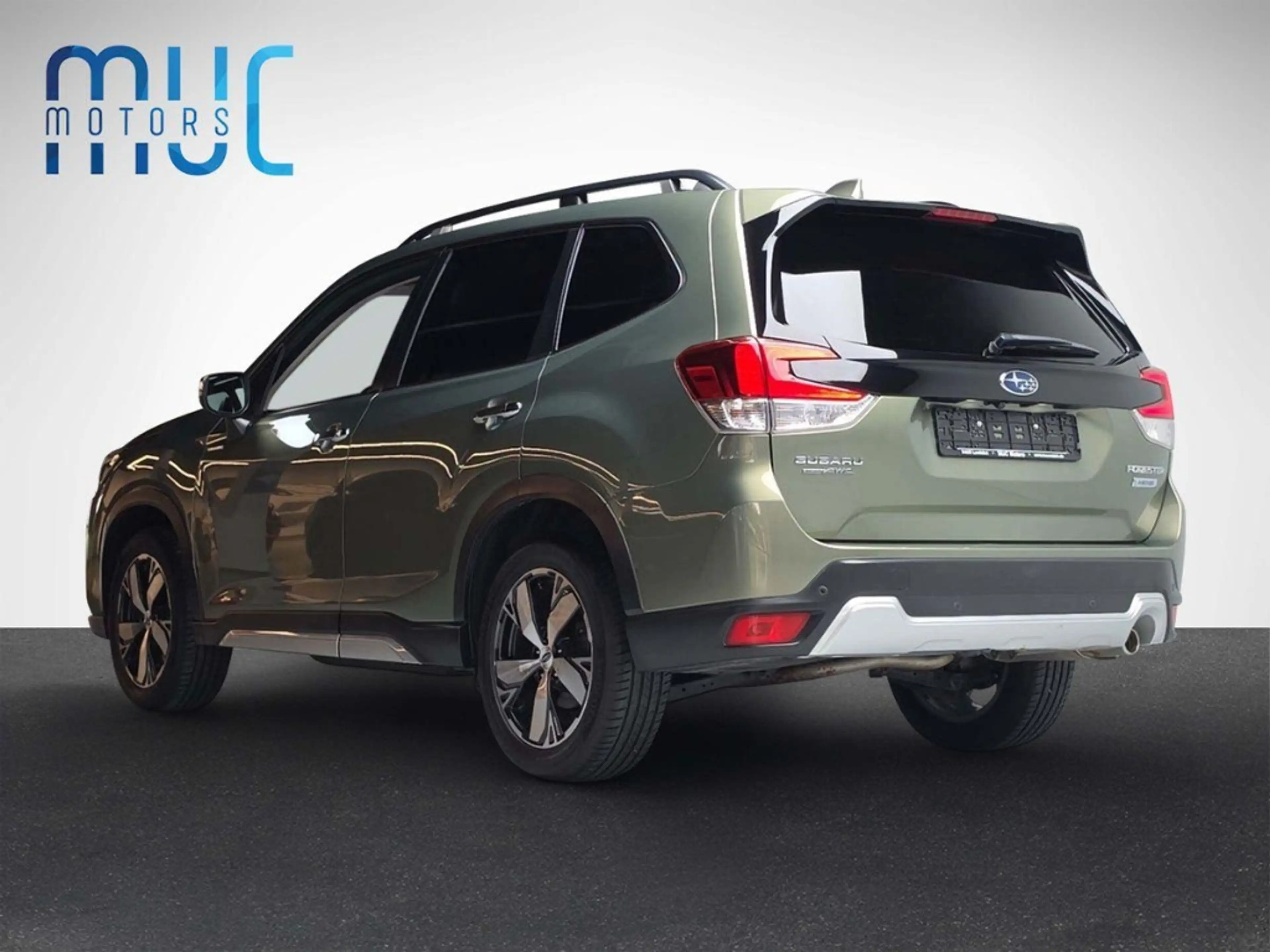 Subaru Forester Platinum in Jasper Green Allrad — photo 5