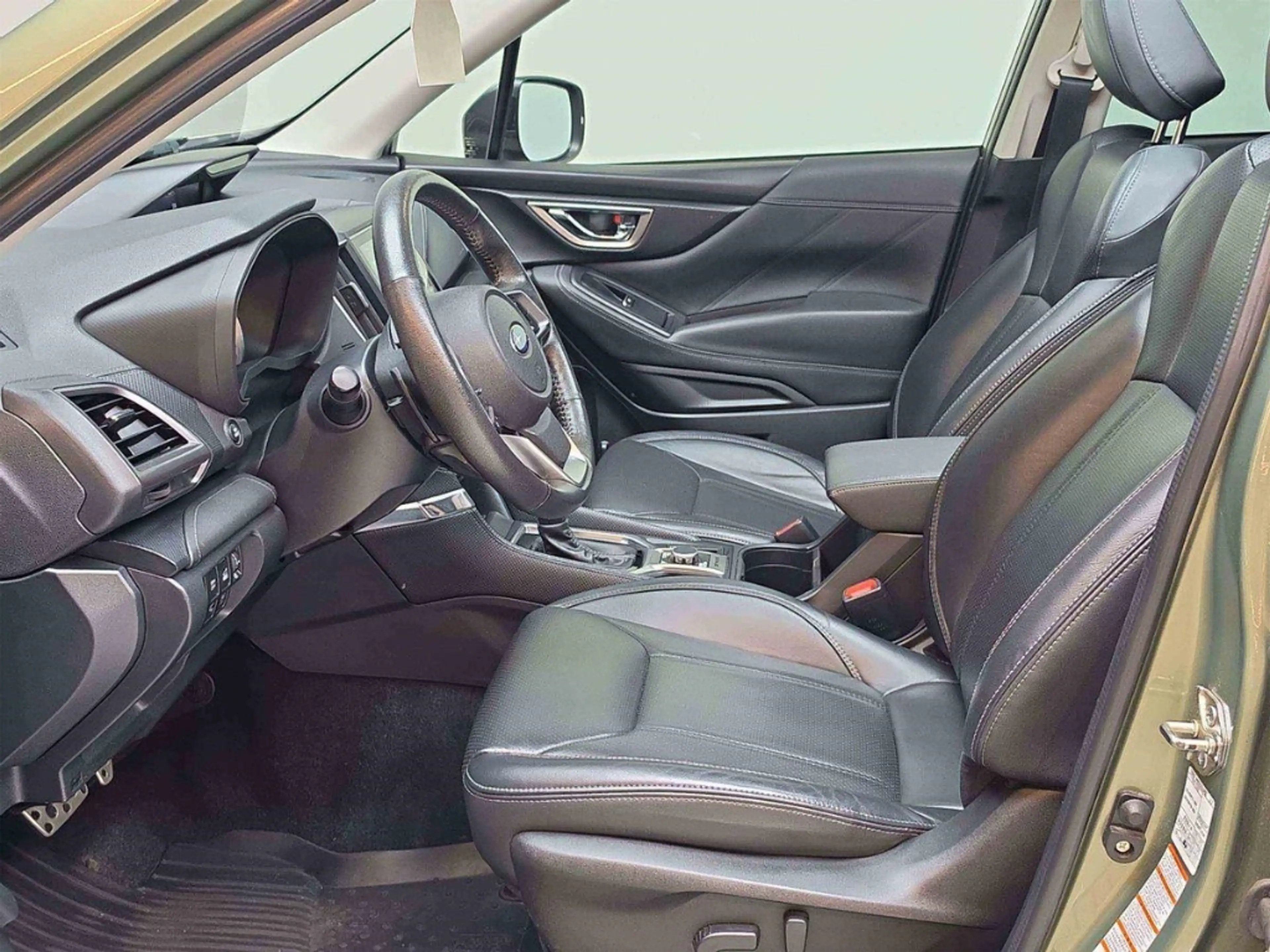 Subaru Forester Platinum in Jasper Green Allrad — photo 7