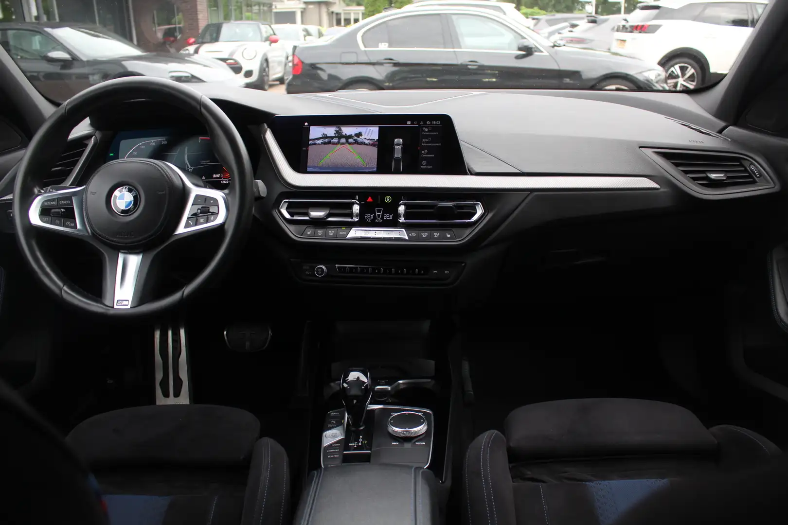 BMW 118 1-serie 118i Executive Ed. M Sport / Camera / Navi Grijs - 2