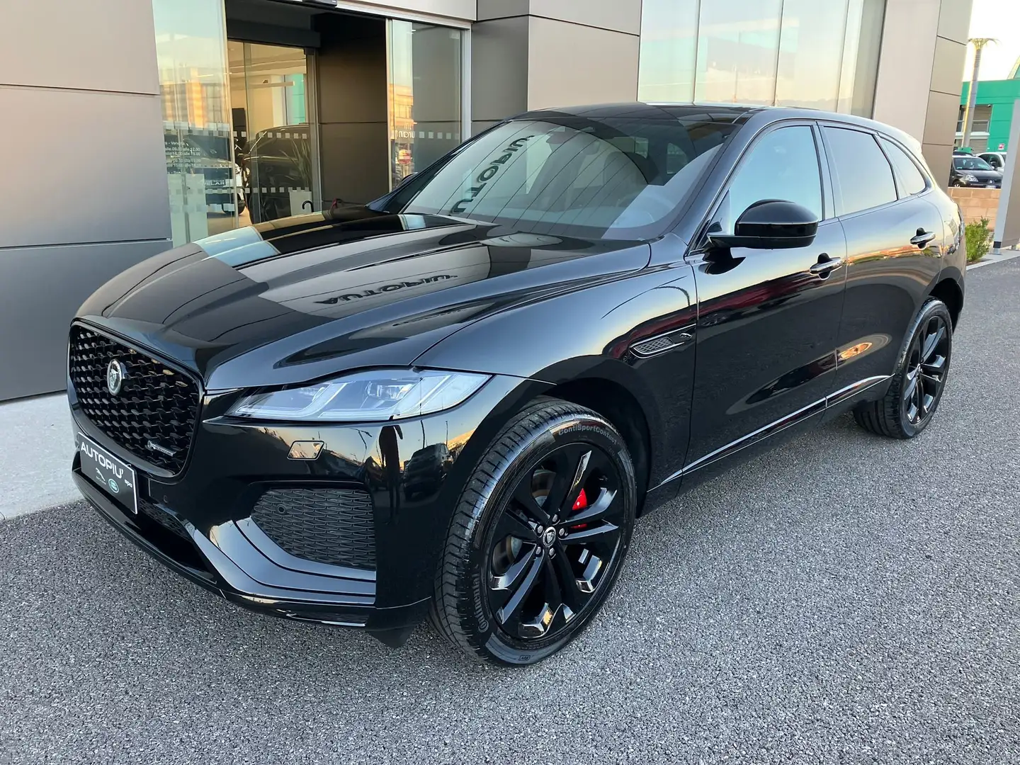 Jaguar F-Pace 2.0 D204 R-Dynamic HSE awd auto Nero - 1