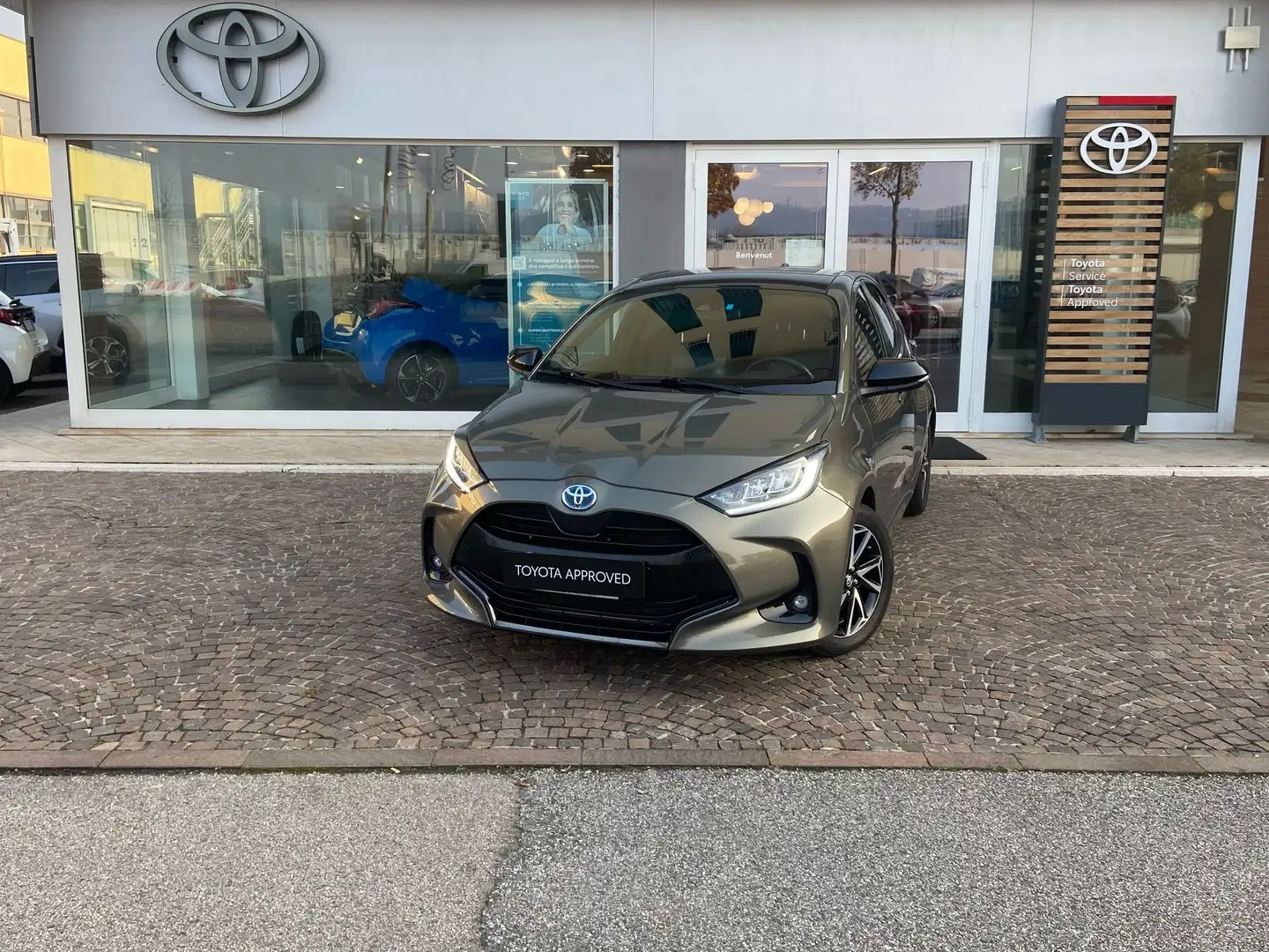 Toyota Yaris Yaris 1.5 Hybrid 5 porte Lounge Bronze - 1