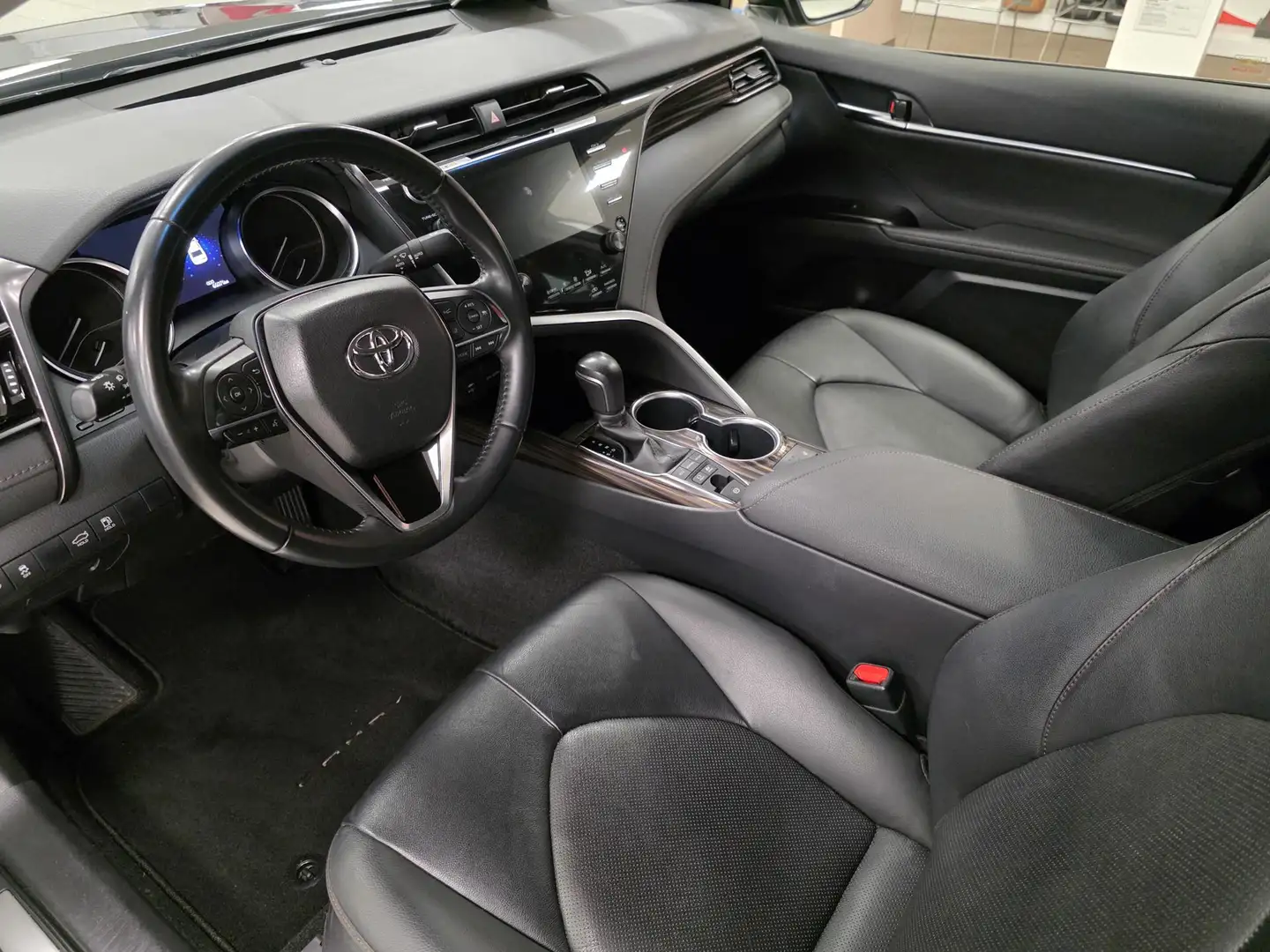 Toyota Camry 2.5 Hybrid 218pk Aut Business Plus Negro - 2