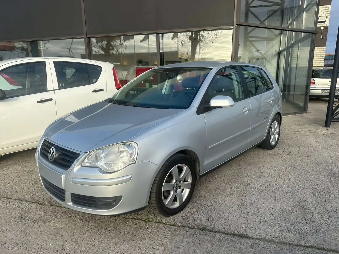 Volkswagen Polo 1.2 BENZINE UNITED EDITION BJ. 2008 KM. 133.563 Grijs - 1