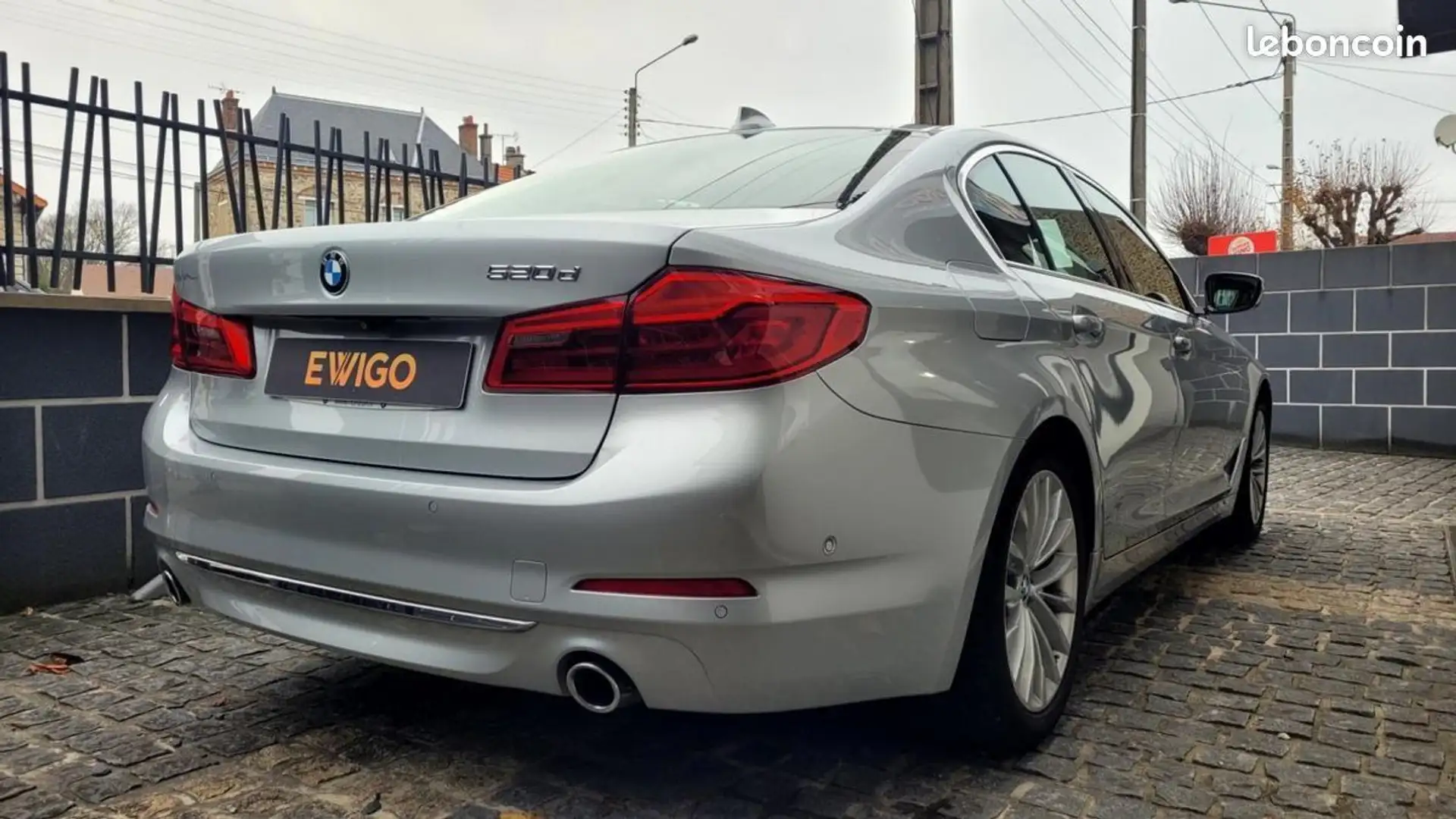 BMW 520 520d LUXURY Line BVA Cam 360° Gris - 2