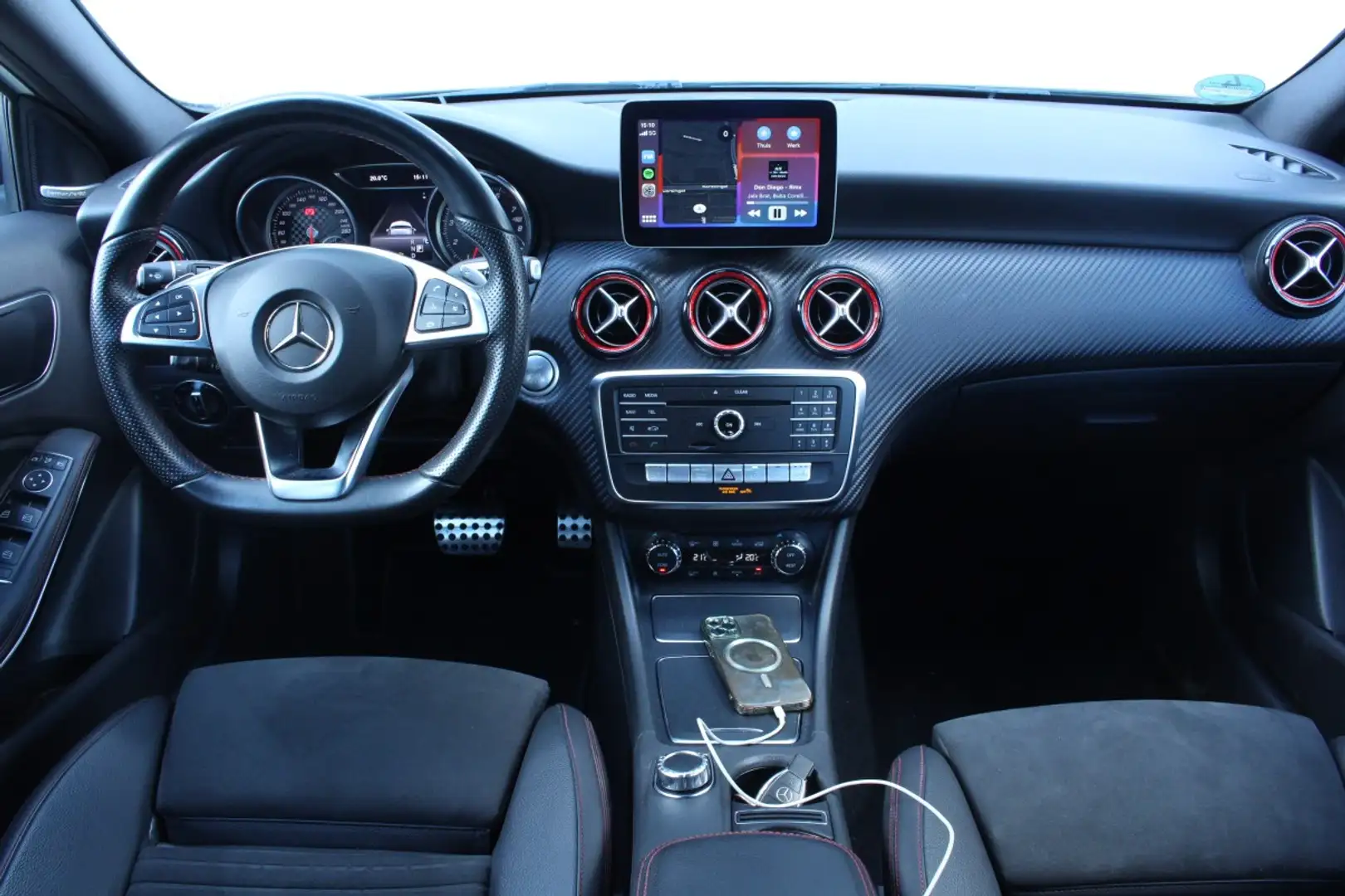 Mercedes-Benz A 250 AMG Sport 218pk CARPLAY LEDER/ALCNTRA CRUISE STOEL White - 2