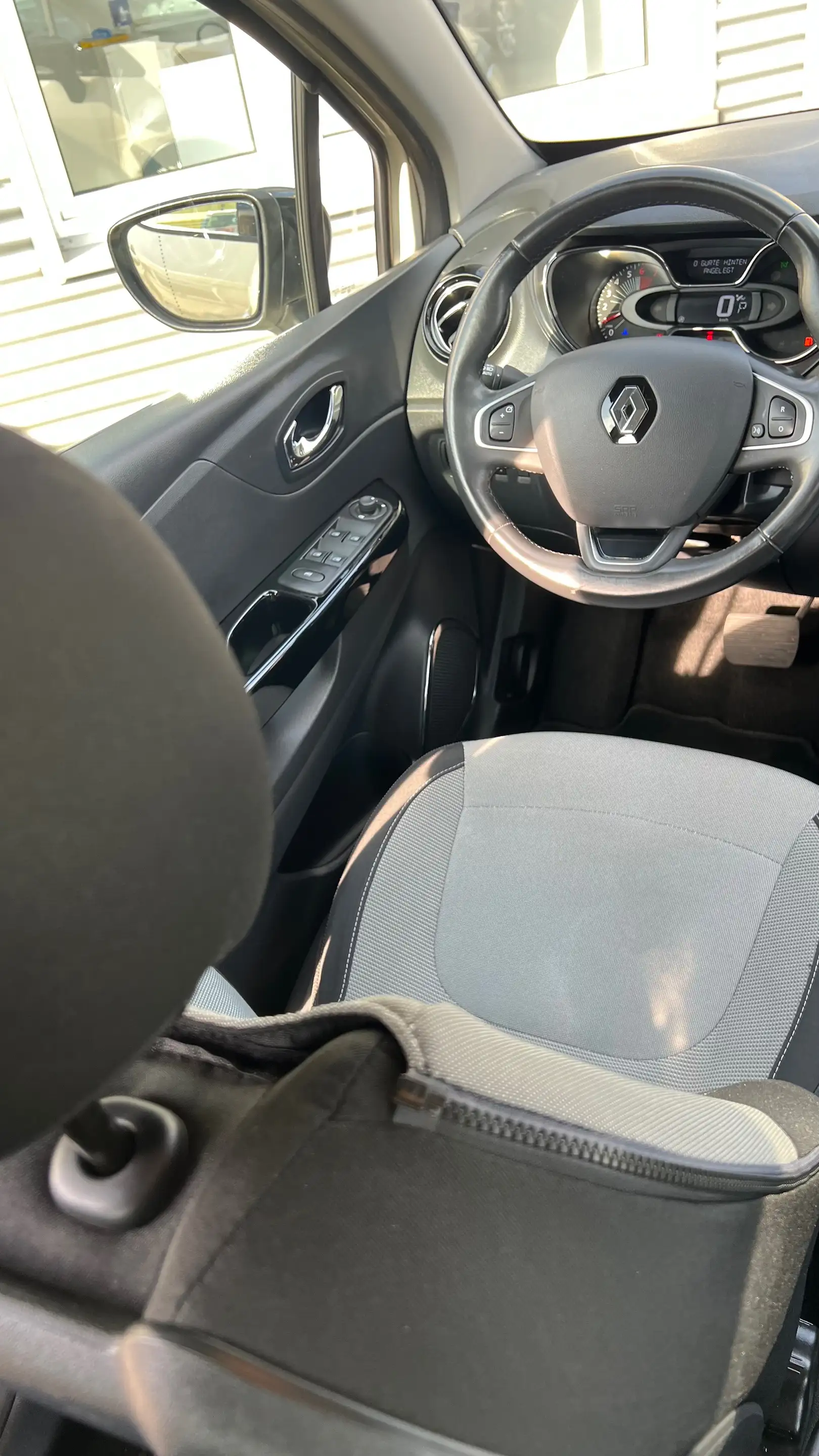 Renault Captur ENERGY TCe 120 EDC Intens/ 1.Hand/ Kamera/Navi — photo 8