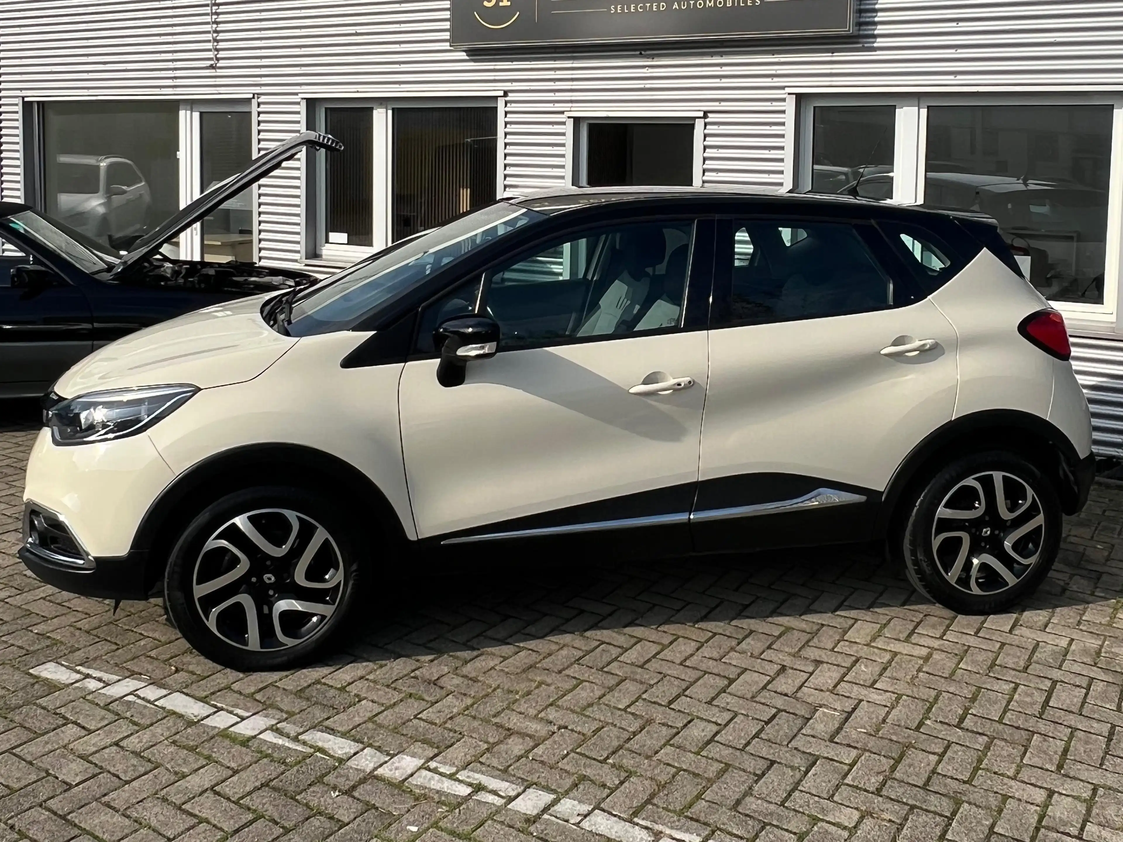 Renault Captur ENERGY TCe 120 EDC Intens/ 1.Hand/ Kamera/Navi — photo 2