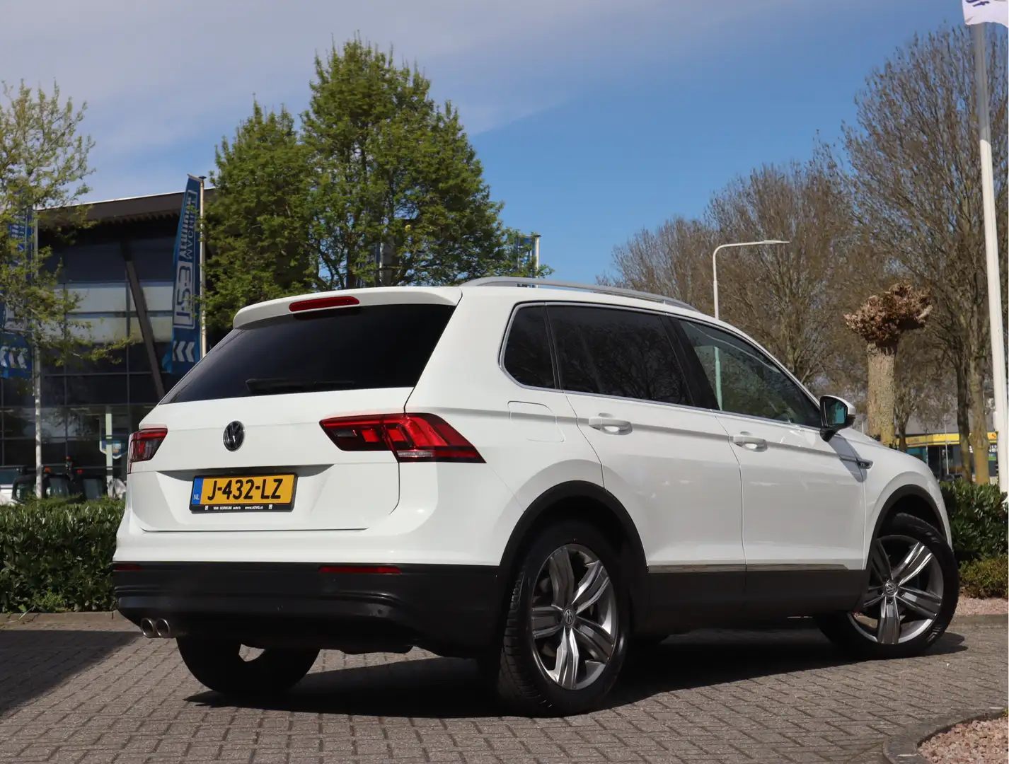 Volkswagen Tiguan 1.4 TSI 150 PK ACT Comfortline Business R / R-Line Wit - 2