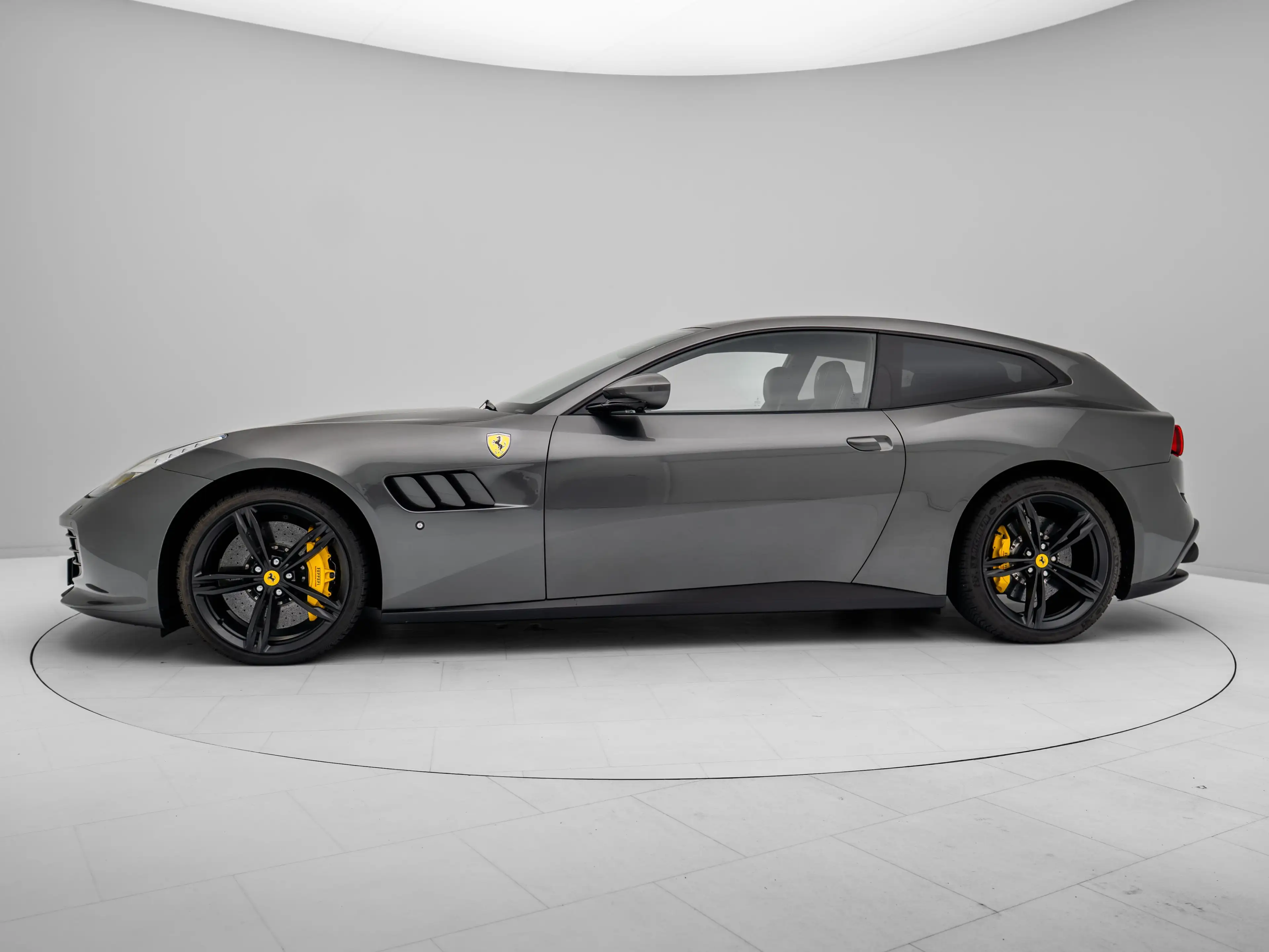 Ferrari GTC4 Lusso GTC4Lusso - FERRARI HAMBURG — photo 8