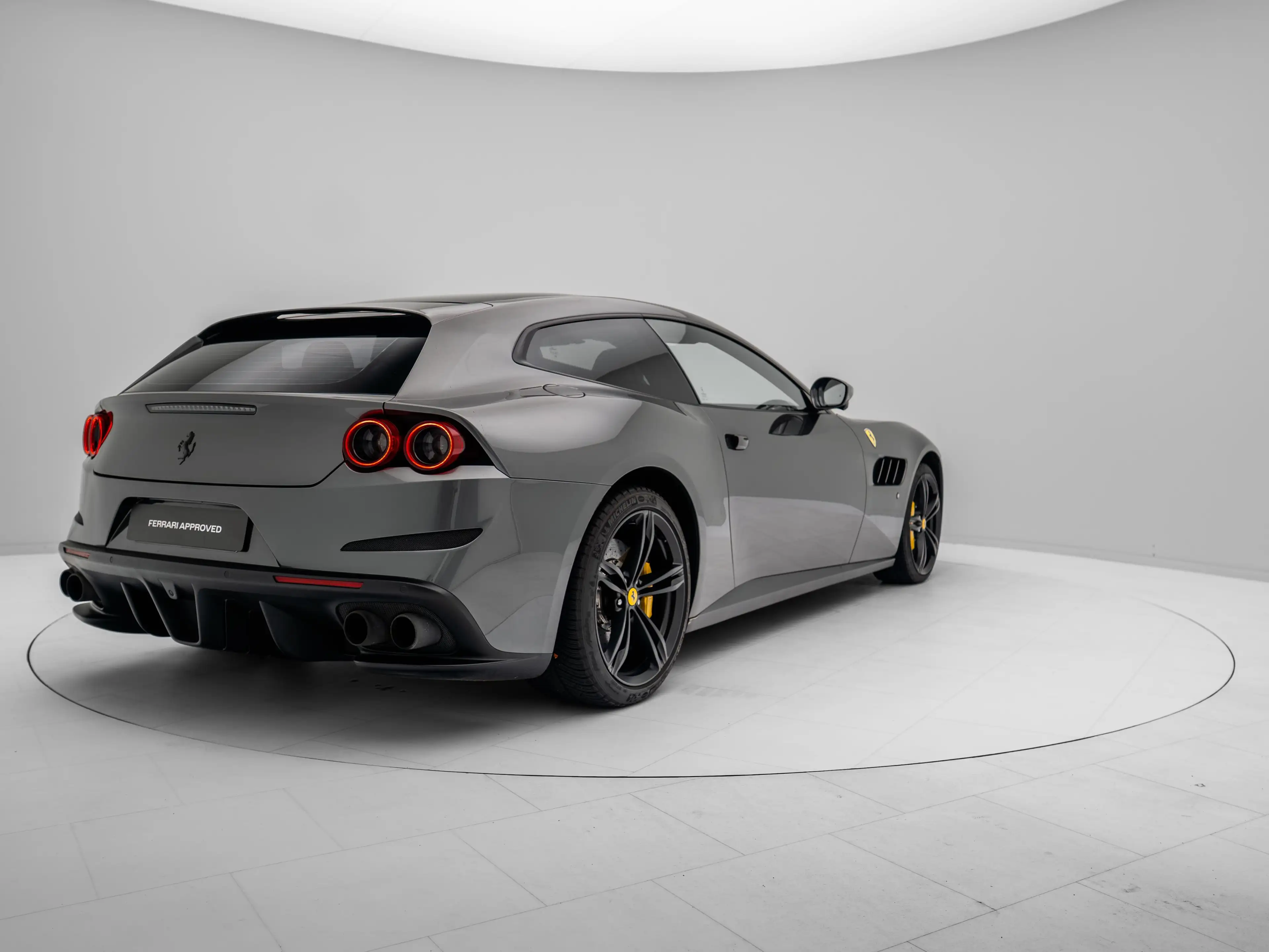 Ferrari GTC4 Lusso GTC4Lusso - FERRARI HAMBURG — photo 5