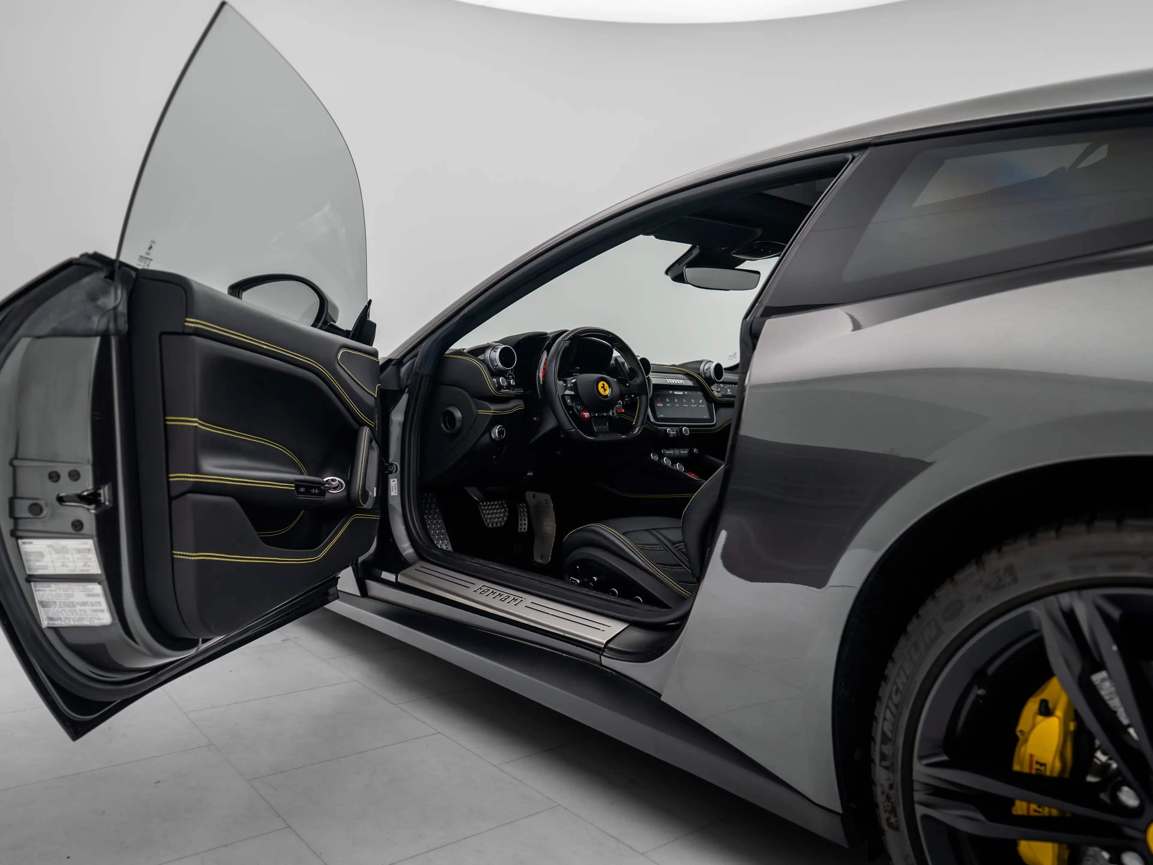 Ferrari GTC4 Lusso GTC4Lusso - FERRARI HAMBURG — photo 11