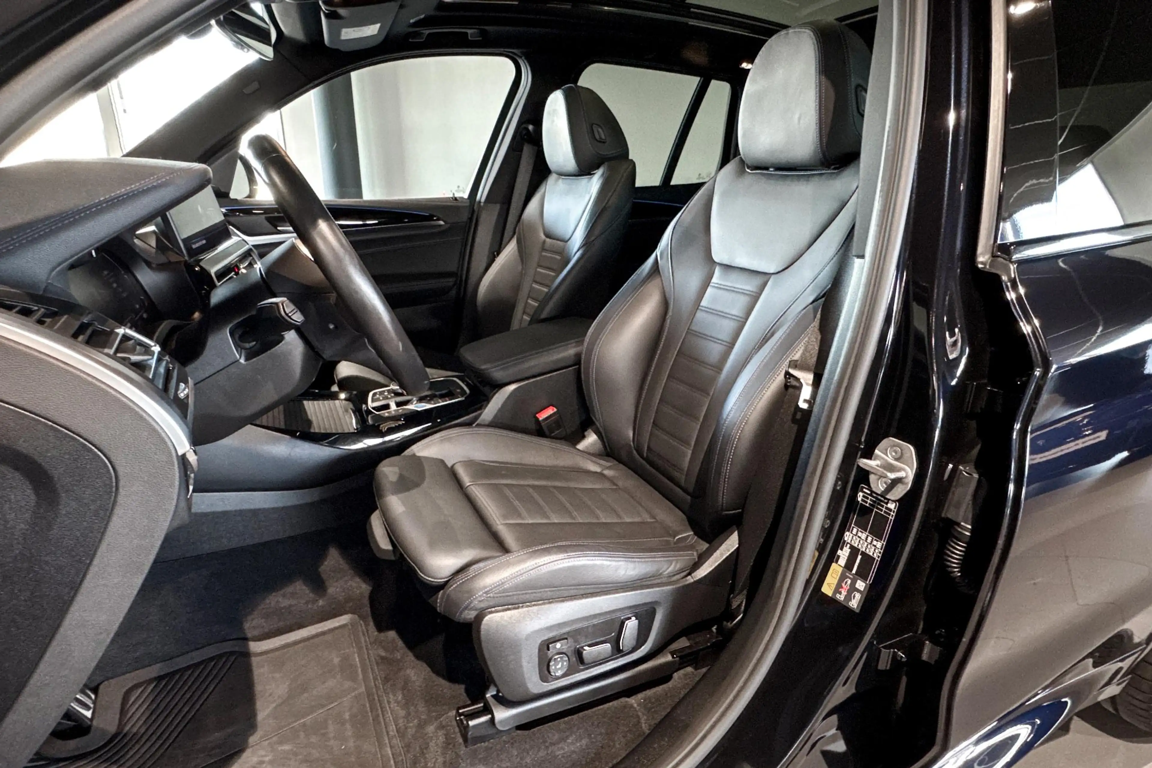 BMW iX3 High Executive Edition 80 kWh | M Sport | Glazen P — photo 10