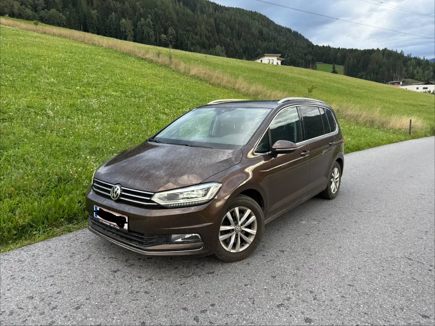 Volkswagen Touran Touran Highline 1,6 SCR TDI Highline Braun - 1