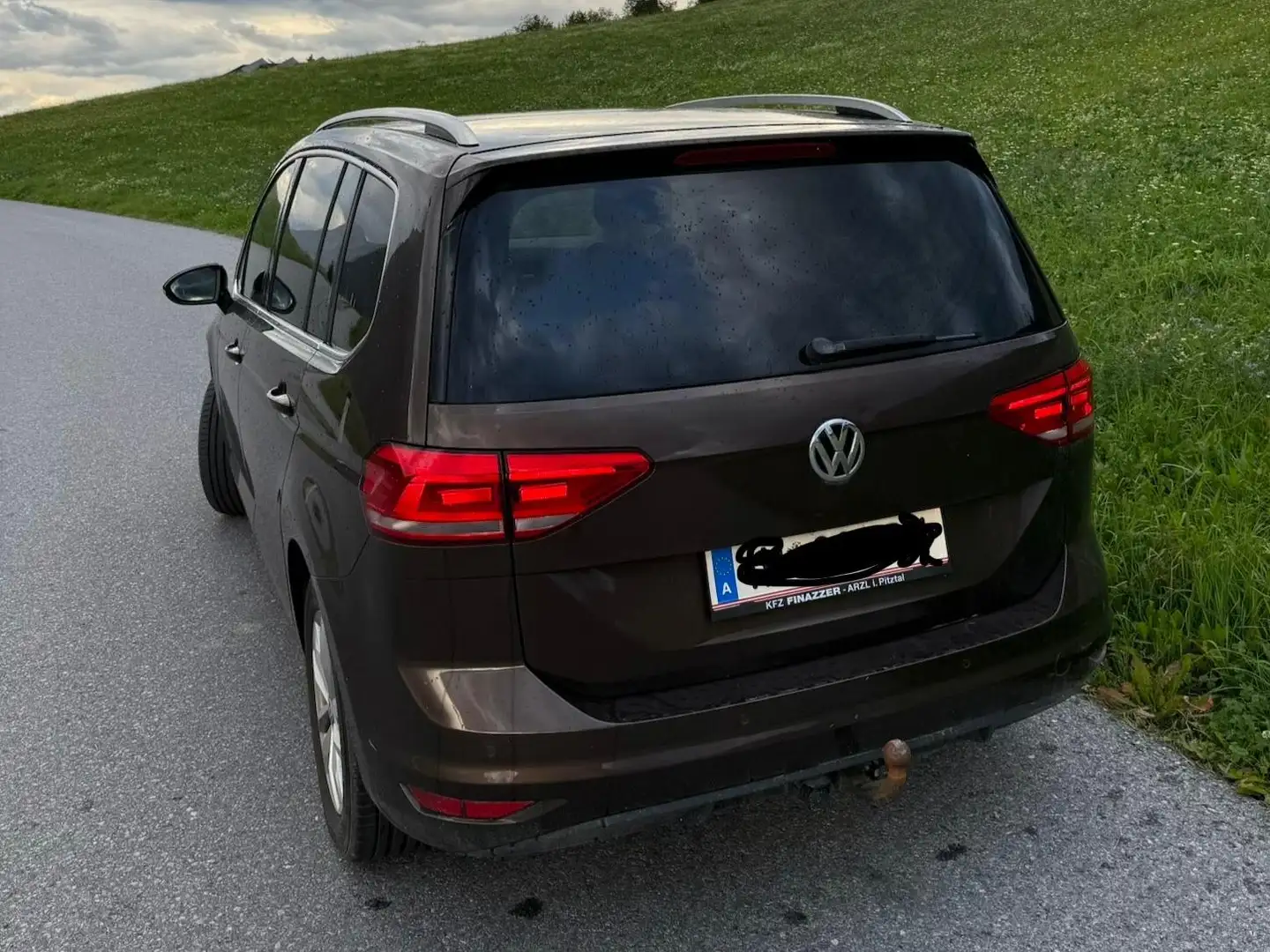 Volkswagen Touran Touran Highline 1,6 SCR TDI Highline Braun - 2