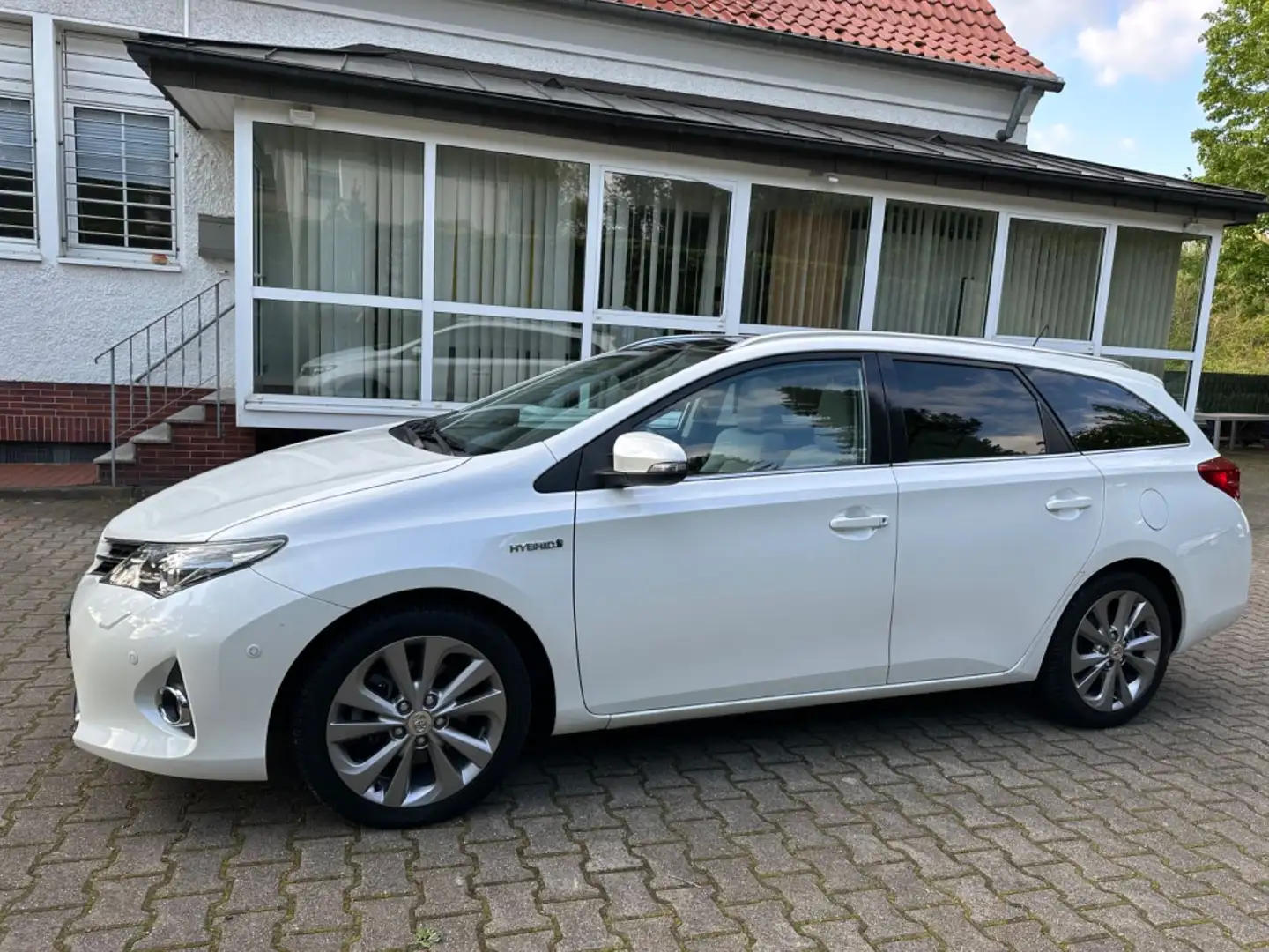 Toyota Auris Hybrid/Panorama/Leder Grau/ Weiß - 2