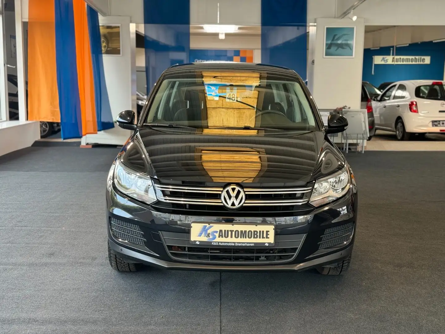 Volkswagen Tiguan Trend & Fun BMT*AUTOMATIK*NUR 19350KM* Schwarz - 2