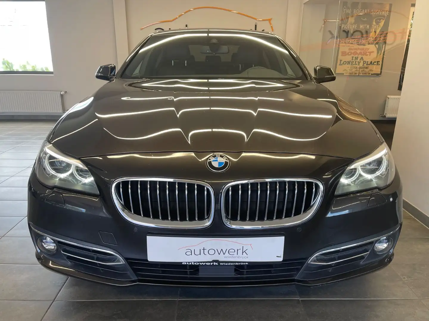 BMW 520 i Lim. Luxury*AUT/BiXe/Leder/GSD/Navi/ALU/TOP Braun - 2