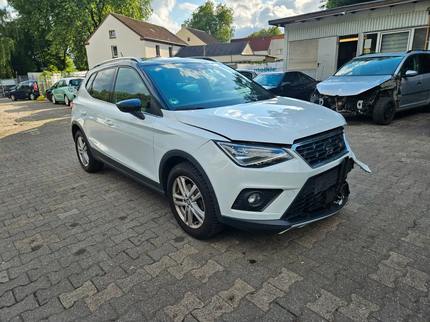 SEAT Arona FR 1.5 110KW LED*NAVI*KAMERA*TOUCH*2.HAND* Bianco - 1