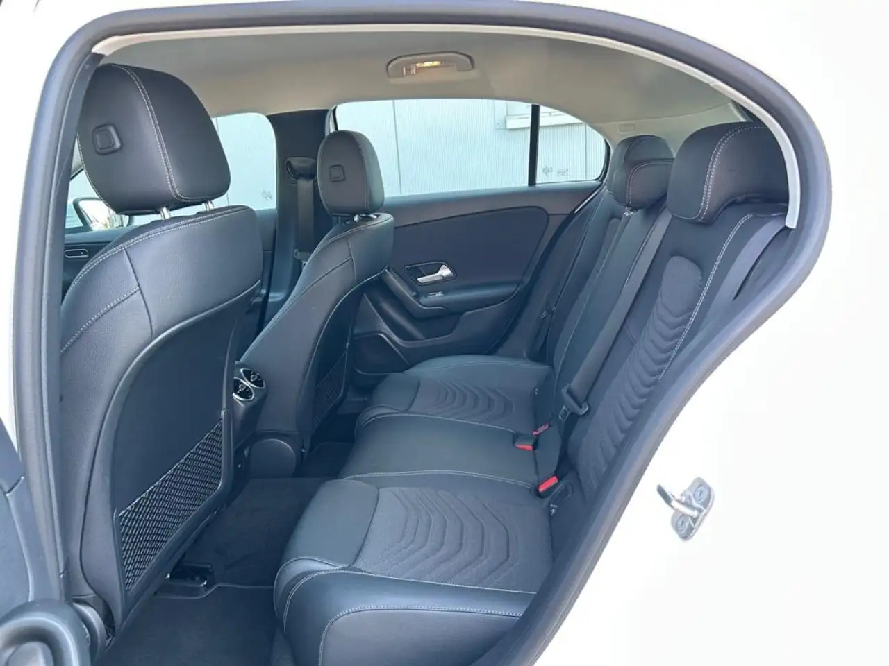 Mercedes-Benz A 180 *7G*Navigation*Kamera*Apple CarPlay*AHK* 14