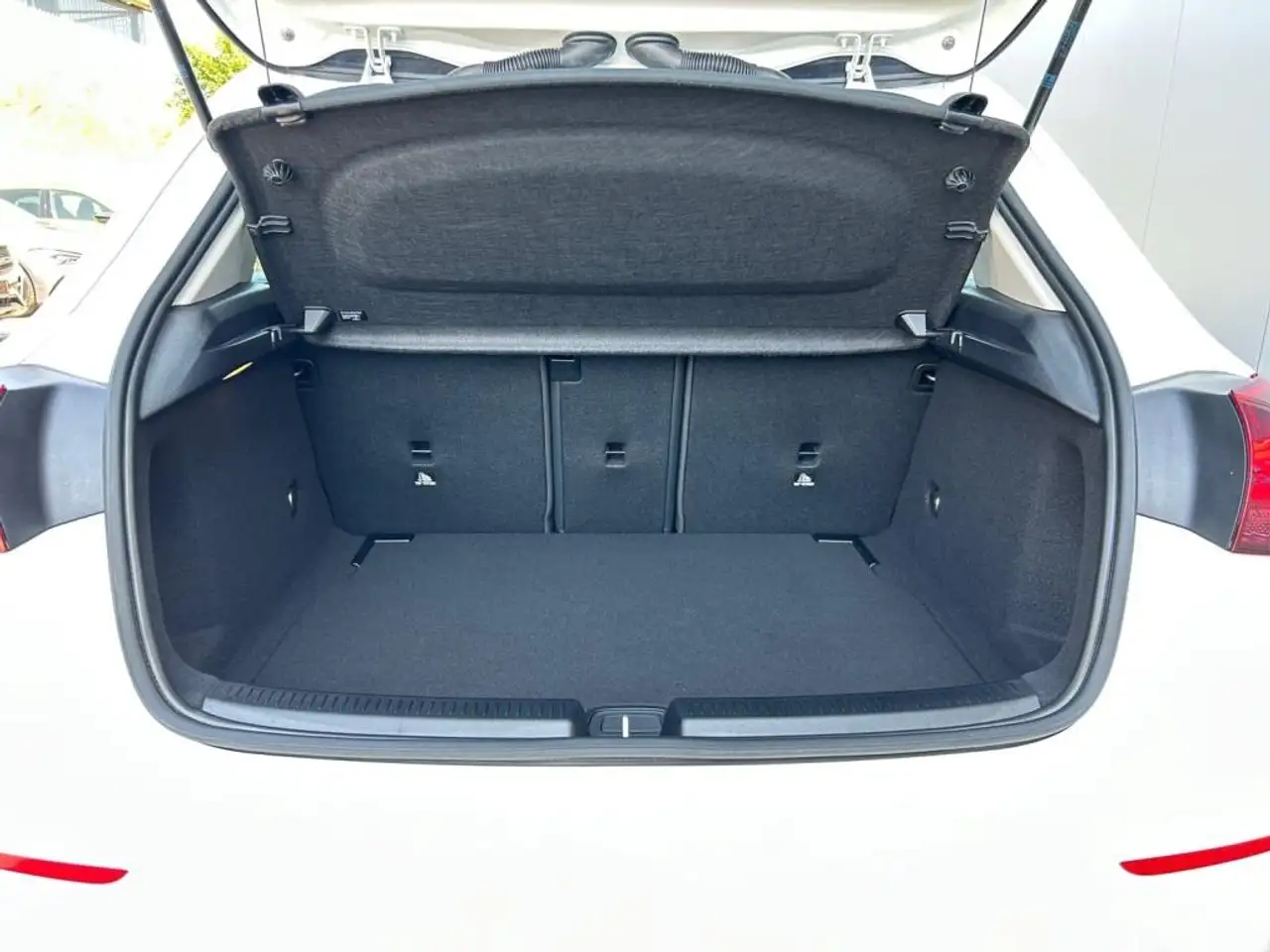 Mercedes-Benz A 180 *7G*Navigation*Kamera*Apple CarPlay*AHK* 16