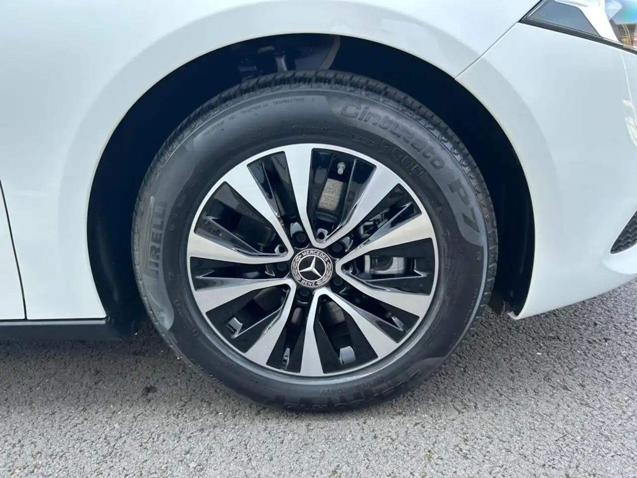 Mercedes-Benz A 180 *7G*Navigation*Kamera*Apple CarPlay*AHK* 6