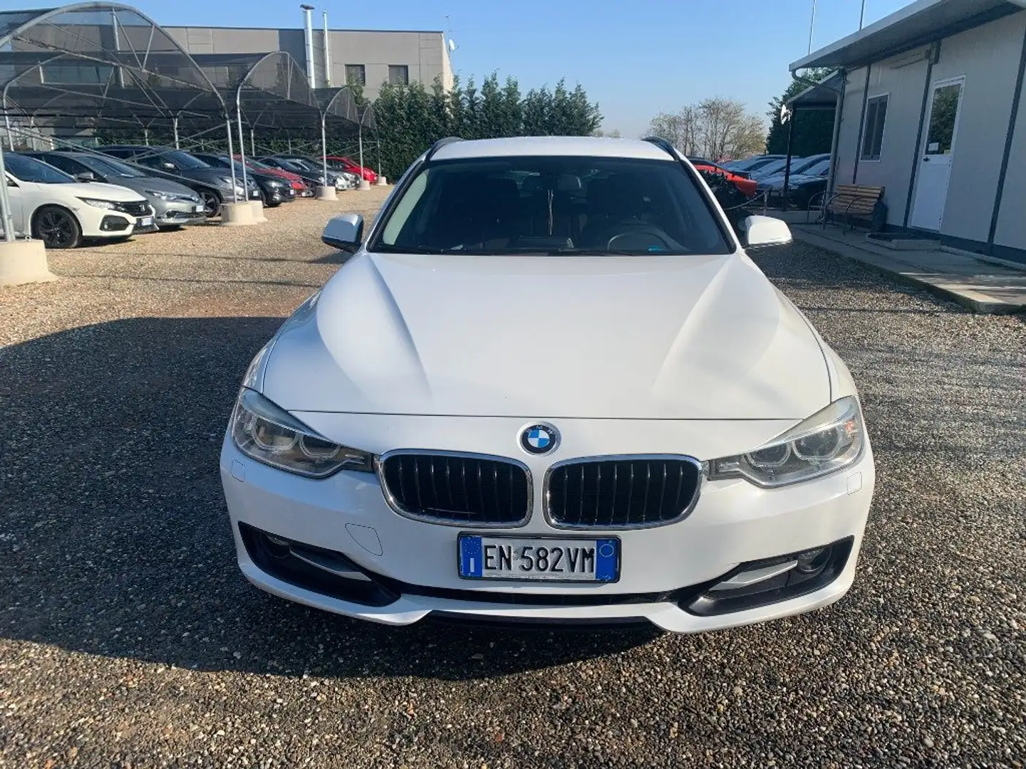 BMW 318 d Touring Sport Fehér - 2