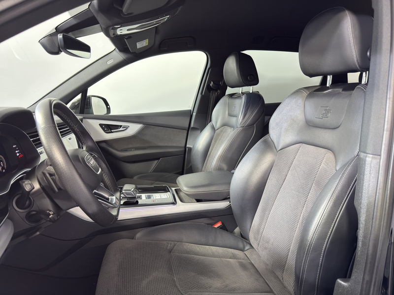 Audi Q7 60 TFSI e quattro S line — photo 13