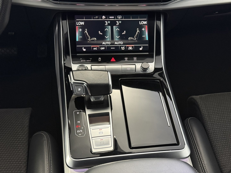 Audi Q7 60 TFSI e quattro S line — photo 12