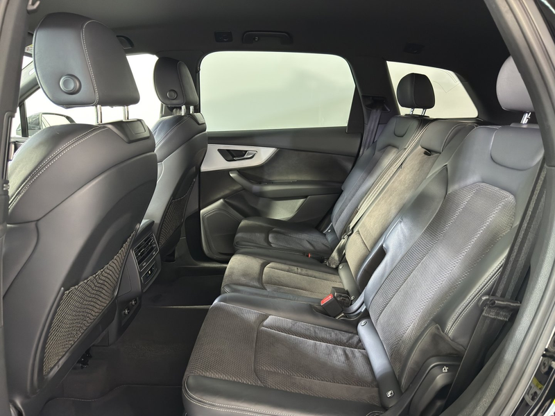 Audi Q7 60 TFSI e quattro S line — photo 16