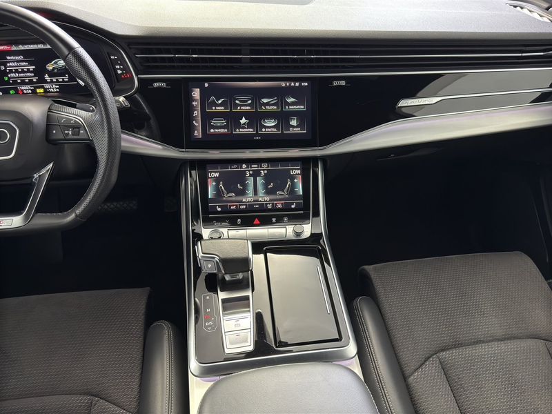 Audi Q7 60 TFSI e quattro S line — photo 10