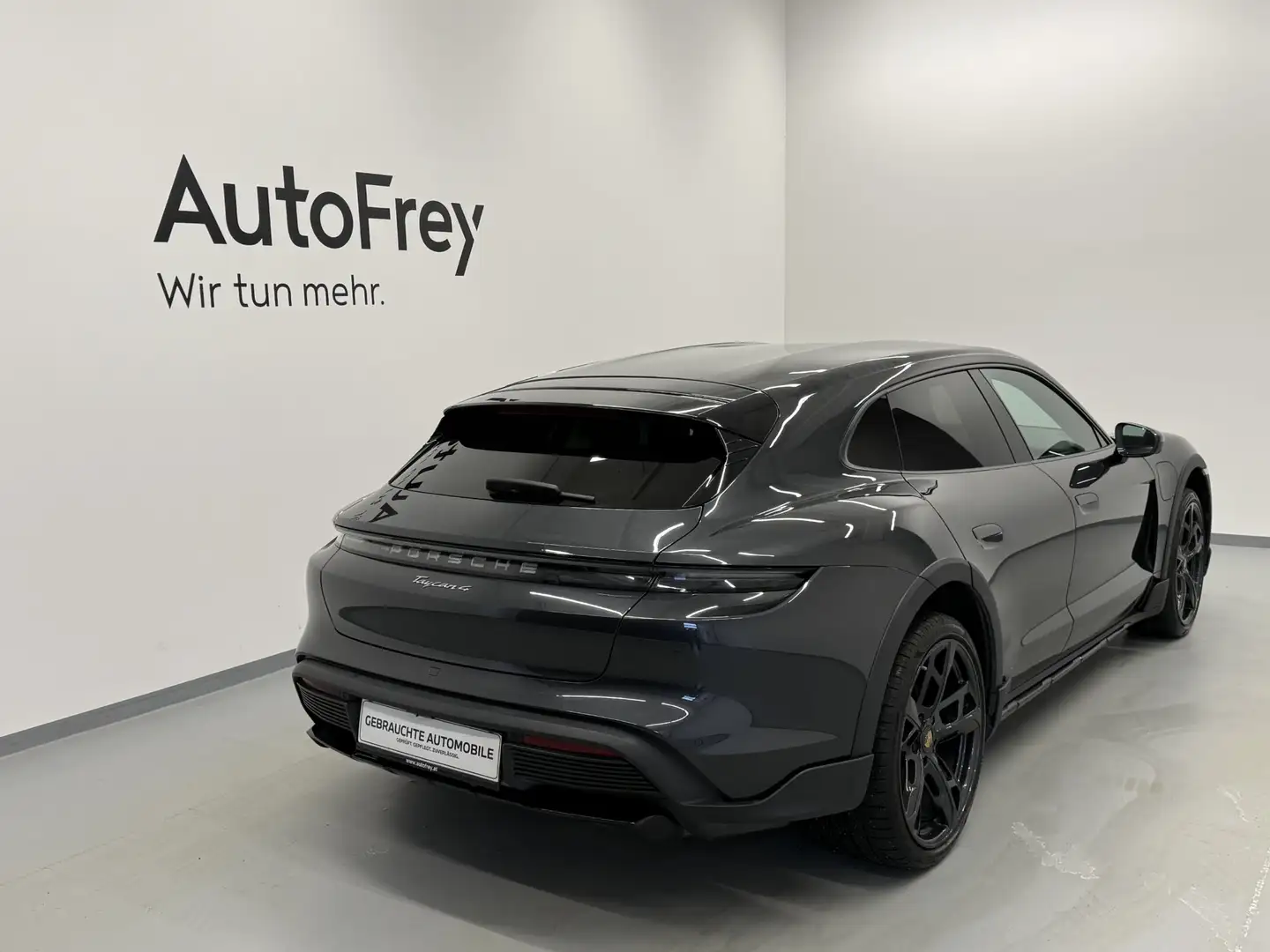 Porsche Taycan 4 Cross Turismo 83,7kWh Grau - 2