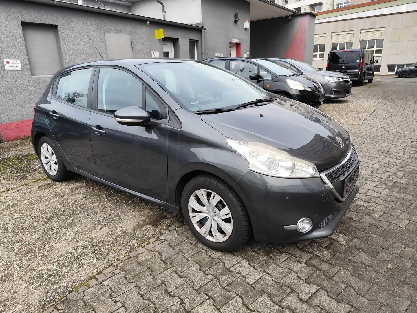 Peugeot 208 Active 4 Türer Klima sehr sparsam Grey - 1