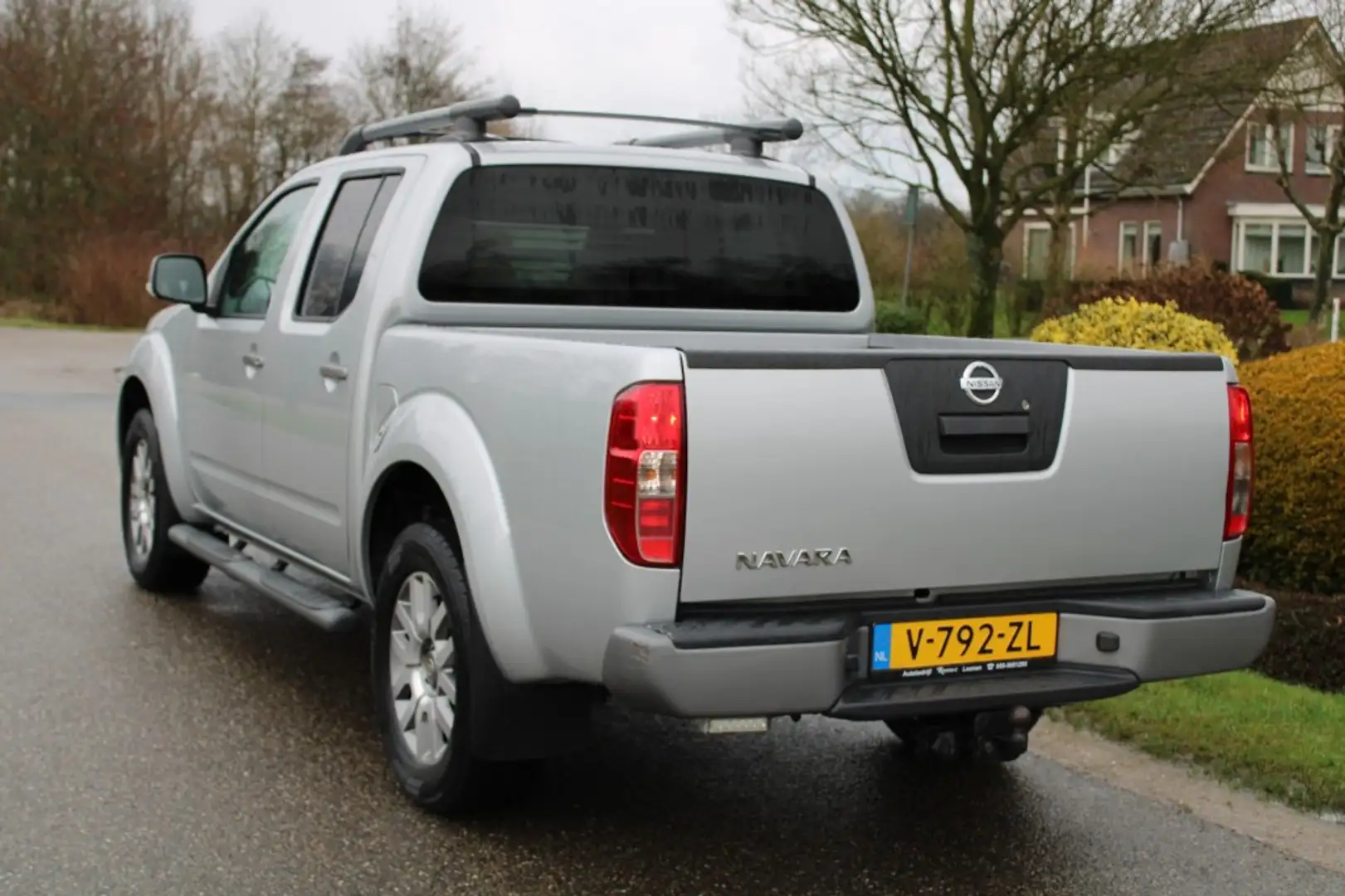 Nissan Navara 2.5dCi 190pk XE Double Cab 4WD automaat ECC/cruise Gris - 2