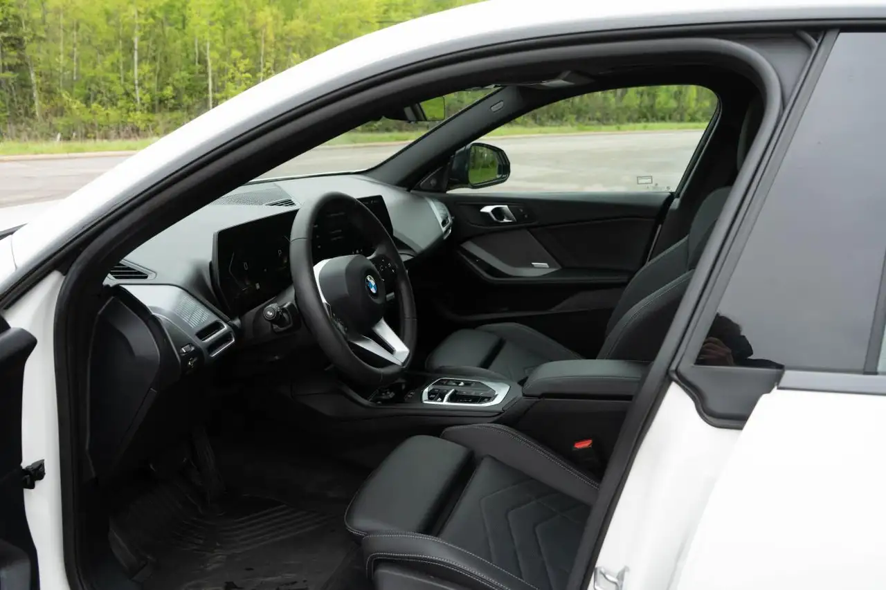 BMW 2 Series снимка BMW 2 Series