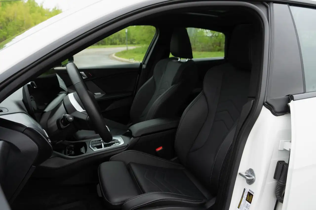 BMW 2 Series снимка BMW 2 Series