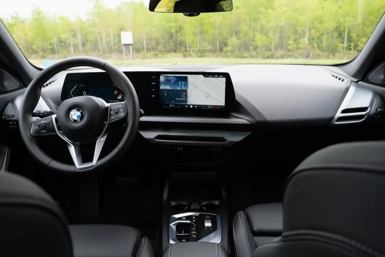BMW 2 Series снимка BMW 2 Series