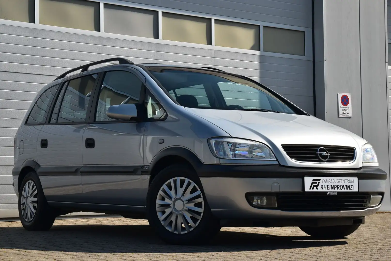 Opel Zafira 1.8 16V Elegance 7-SITZ/AUTOMATIK/TÜV-NEU Silber - 1