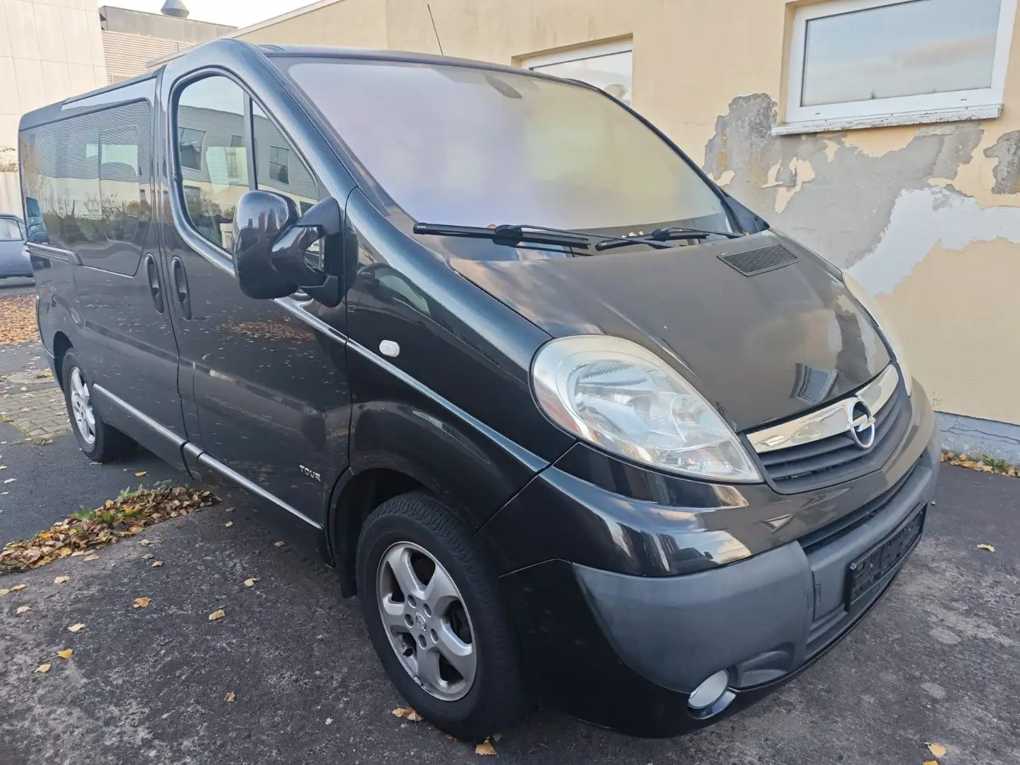 Opel Vivaro Kombi Tour Cosmo 2,0 Turbo Noir - 1
